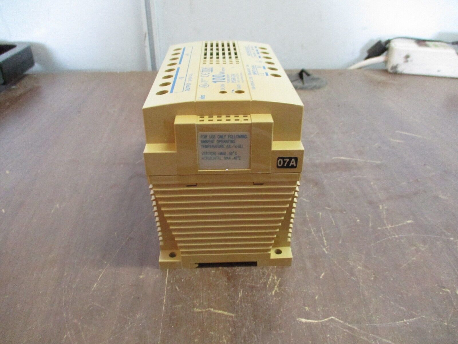 IDEC Power Supply PS5R-E24 100W Input: 100-120VAC @ 2.5A, 200-240VAC @ 1.5A Used