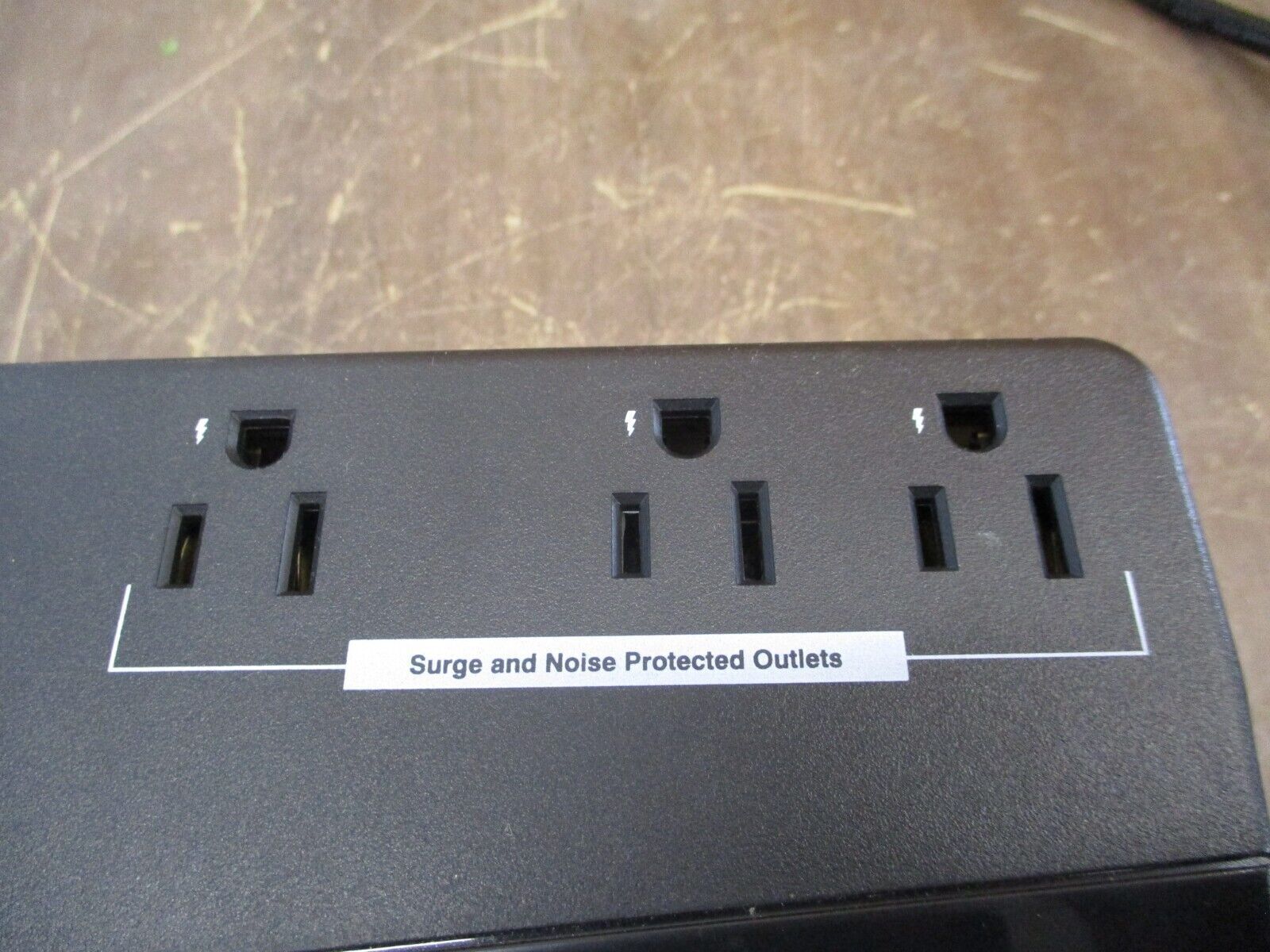 Tripp-Lite UPS BC350 Input: 120V 60Hz 10A Output: 115V 60Hz 180W 350VA Used