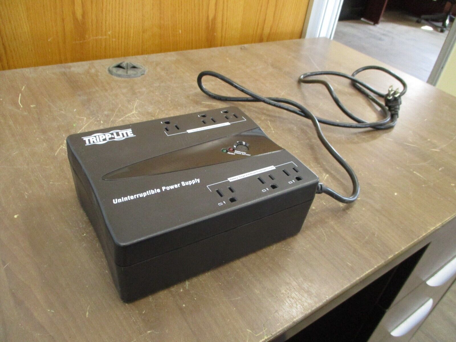 Tripp-Lite UPS BC350 Input: 120V 60Hz 10A Output: 115V 60Hz 180W 350VA Used