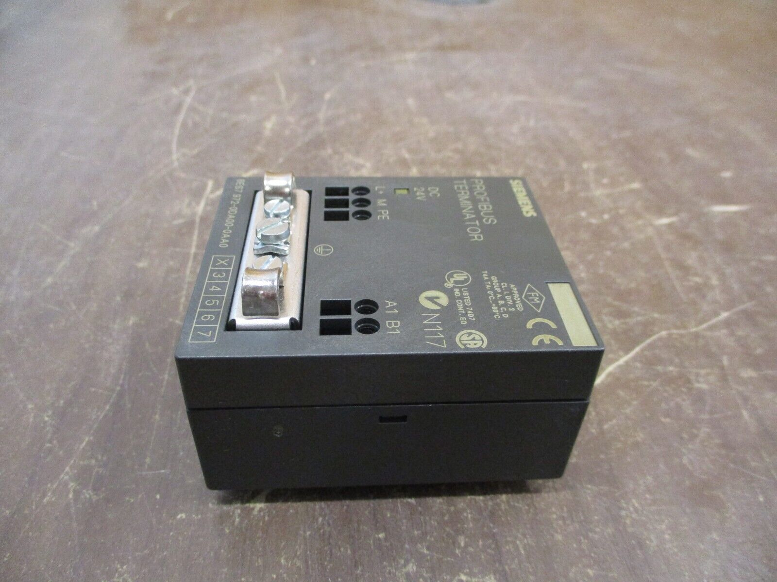 Siemens Simatic Profibus Terminator 6ES7 972-0DA00-0AA0 E-Stand: 02 New Surplus
