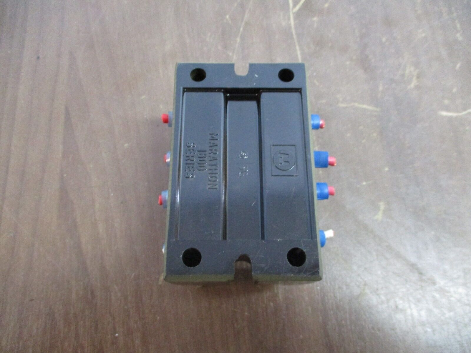 Marathon Terminal Block 1504 SC 72769 75A 600V *Missing (1) Screw* Used