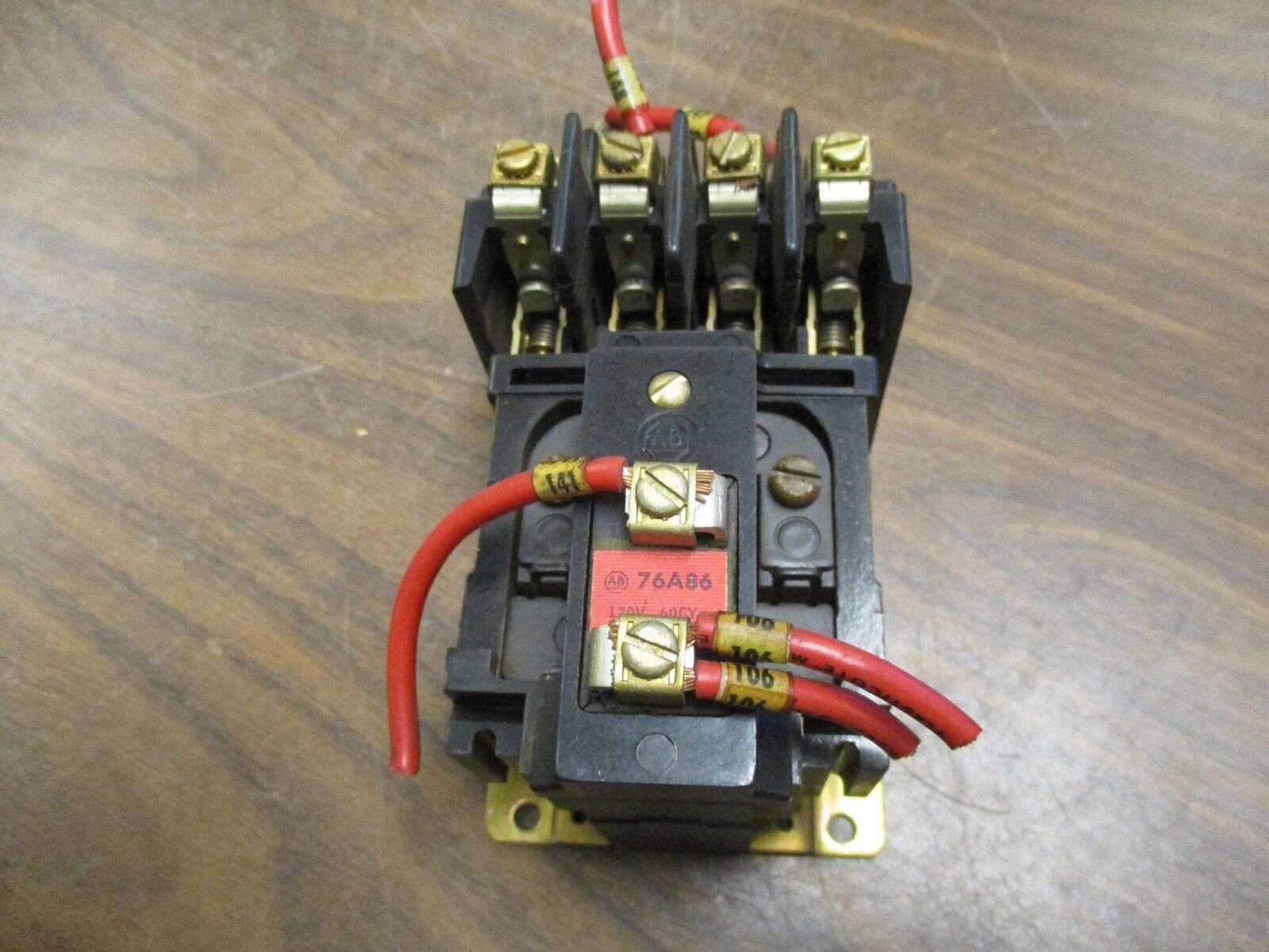 Allen-Bradley Control Relay BR-400 10A 600V 120V Coil Used