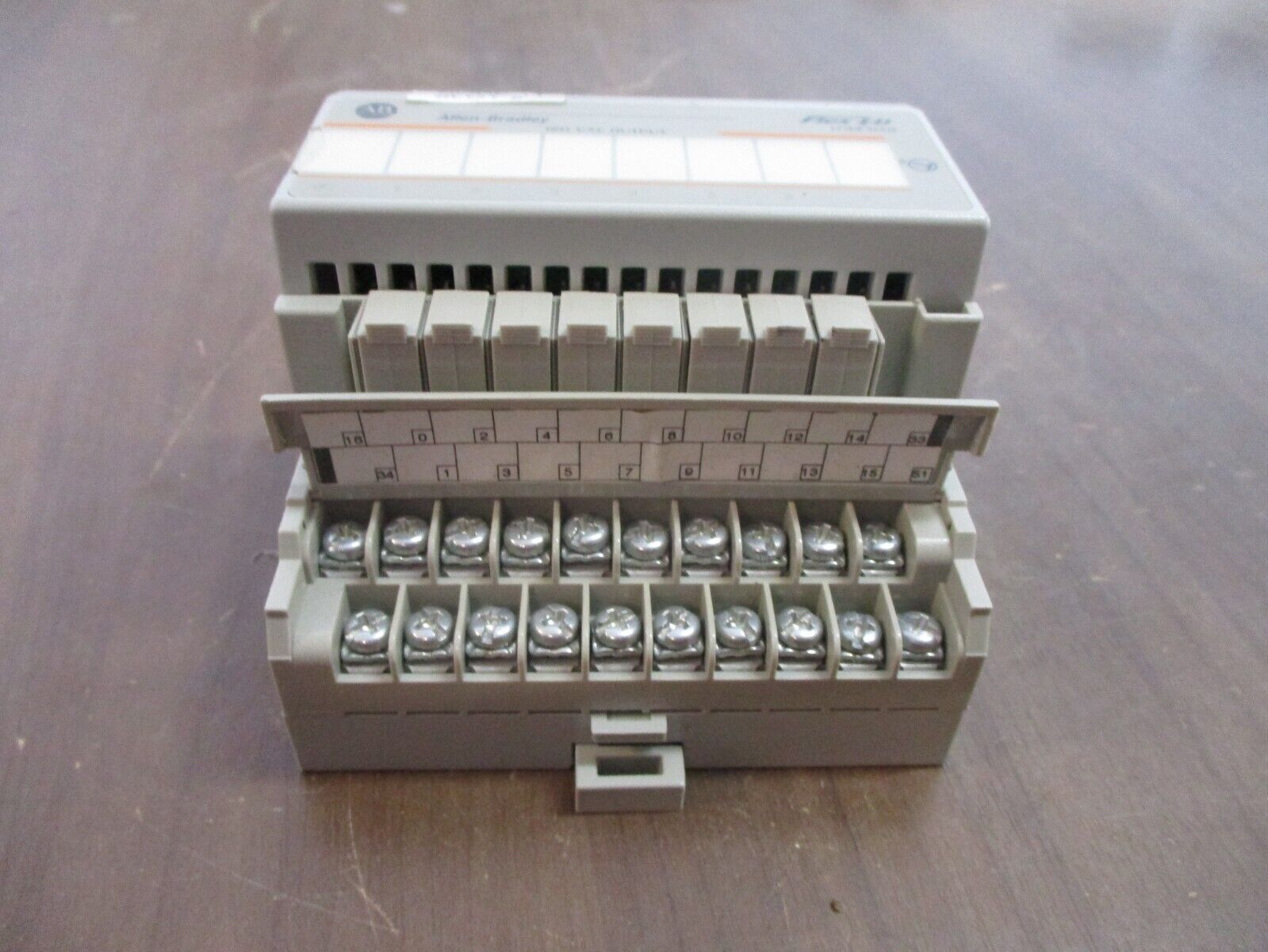 Allen-Bradley Flex I/O Input Module 1794-OA8 120VAC Used