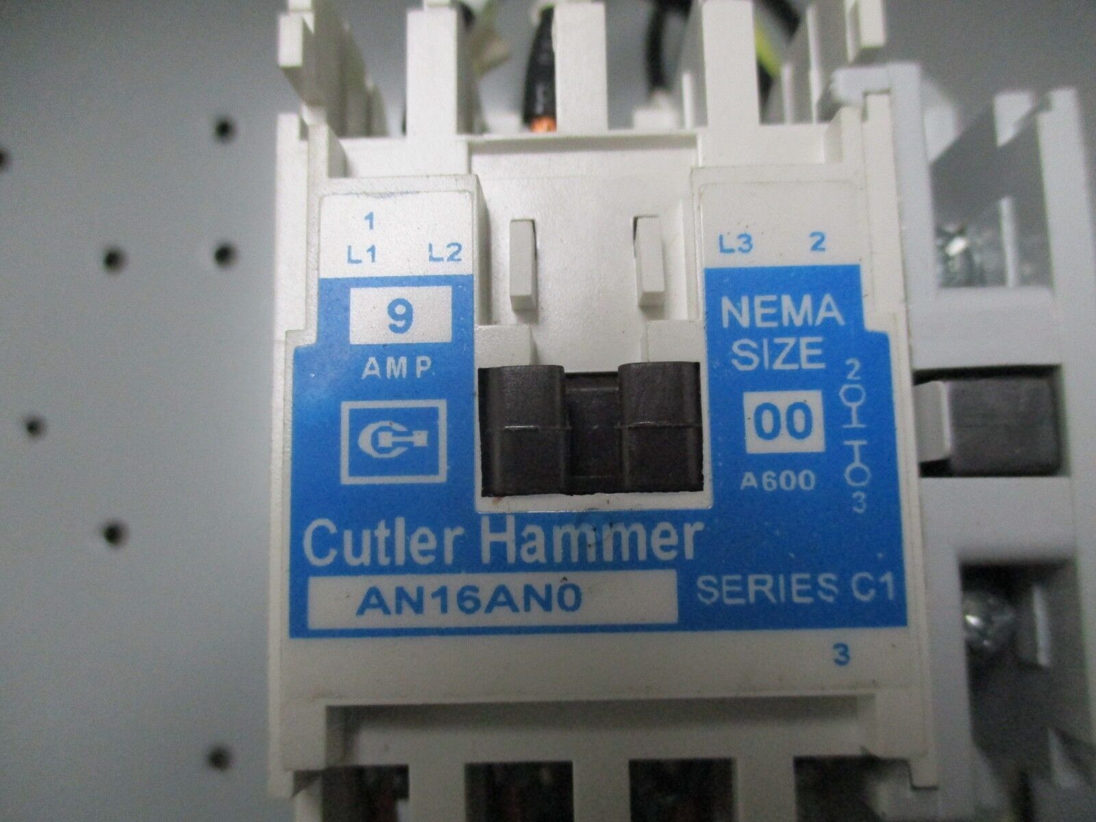 Cutler-Hammer Size 00 Enclosed Starter AB16AN0 120V Coil 9A 600V New Surplus