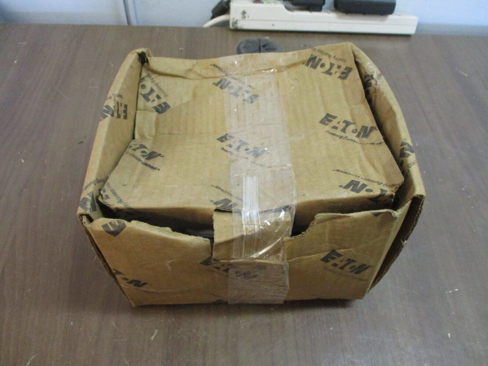 Eaton B-Line Rigid Conduit / Pipe Clamp B2009PAHDGW/SS6 3/4" *Approx 100*