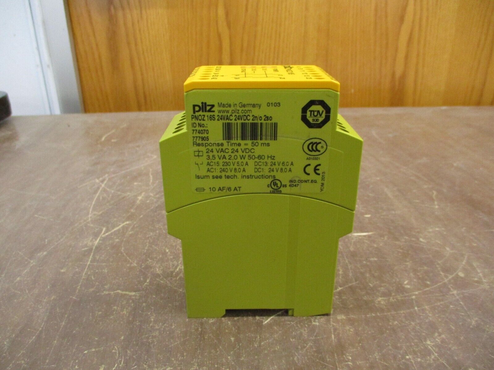 Pliz Safety Relay 774070 PNOZ 16S 24VAC 24VDC 2 n/o 2so Used