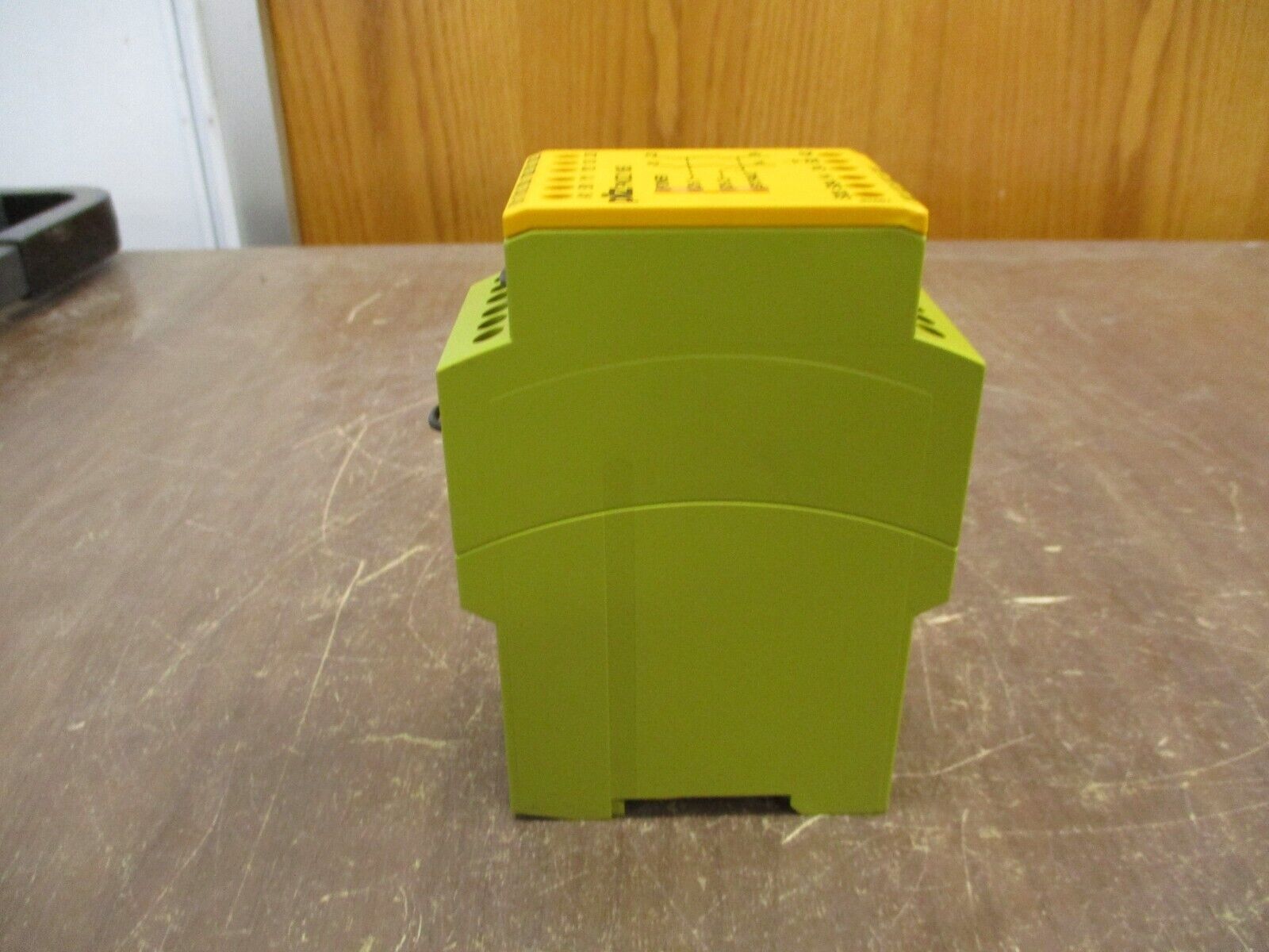 Pliz Safety Relay 774070 PNOZ 16S 24VAC 24VDC 2 n/o 2so Used