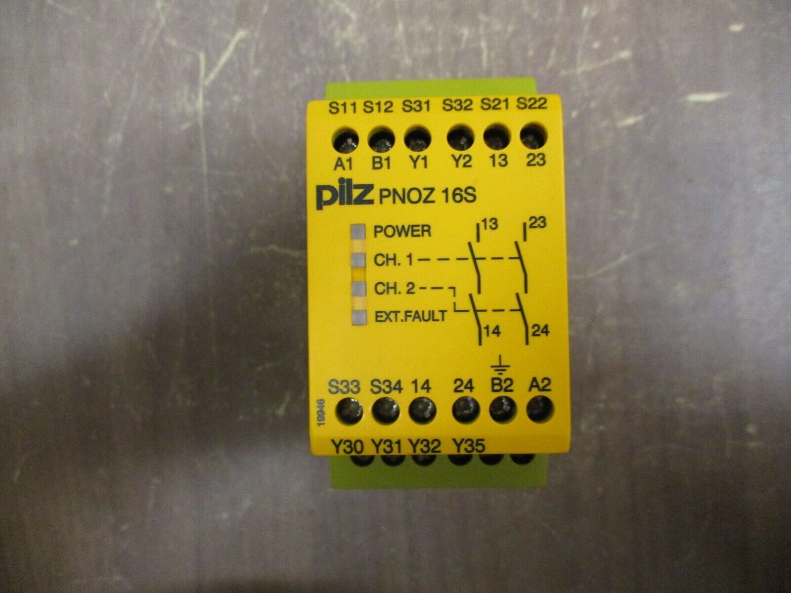 Pliz Safety Relay 774070 PNOZ 16S 24VAC 24VDC 2 n/o 2so Used