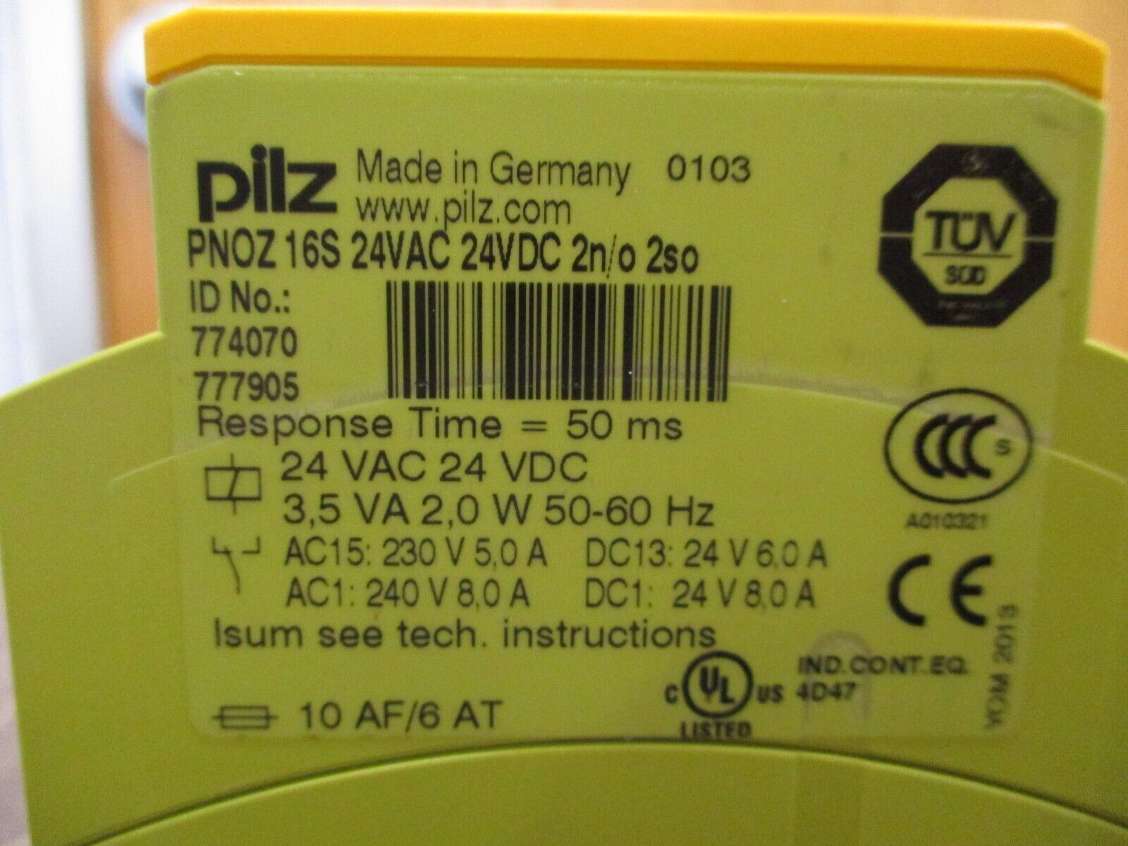 Pliz Safety Relay 774070 PNOZ 16S 24VAC 24VDC 2 n/o 2so Used