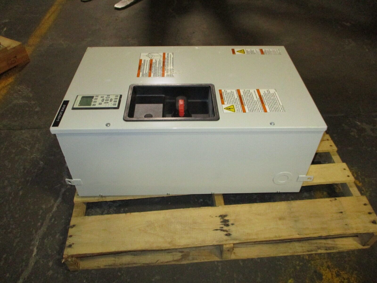 Trane TR200 AC Drive 177U0871 10HP 3Ph w/ Keypad Used