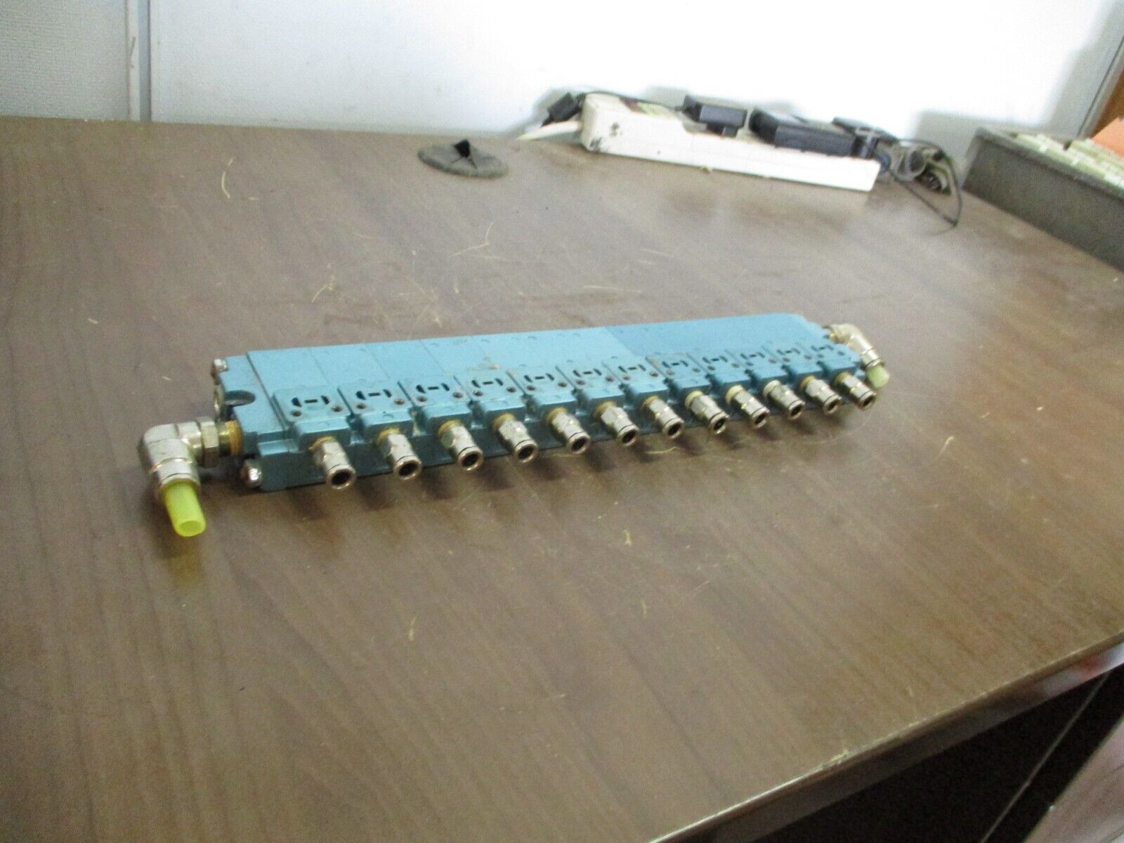 MAC Valve Manifold 12-Slot Used