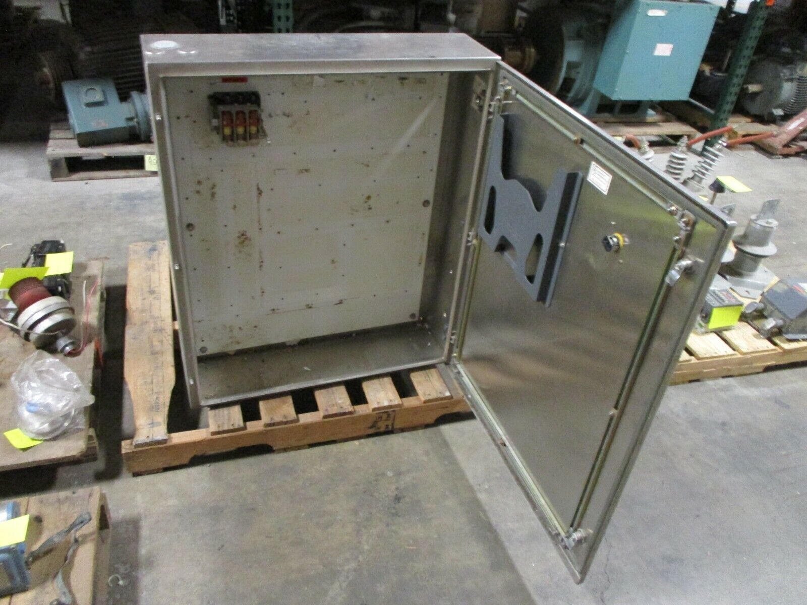 Hoffman Stainless Steel 4X Enclosure D-3L36H3008SSLP Size: 36x30x8" w/Disconnect