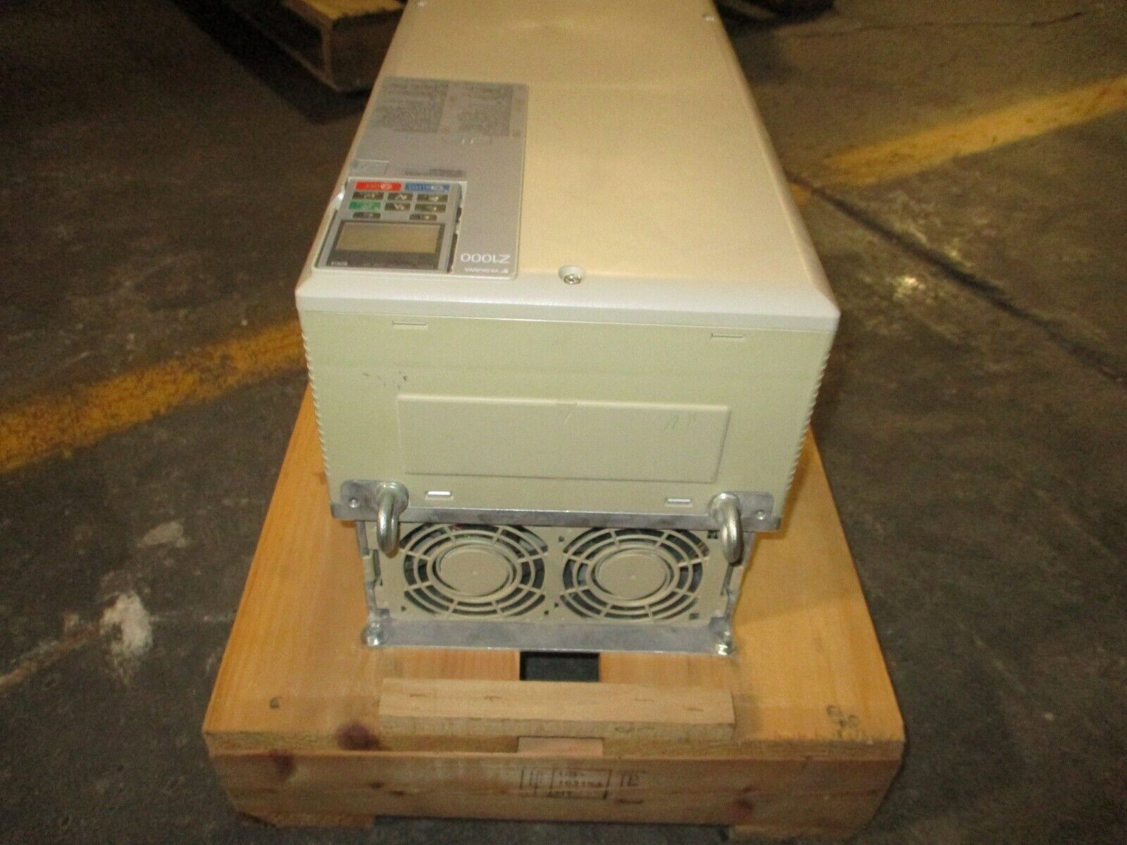 Yaskawa Z1000 AC Drive CIMR-ZU2A0075FAA Rev. A 25HP 3Ph w/ Keypad Used