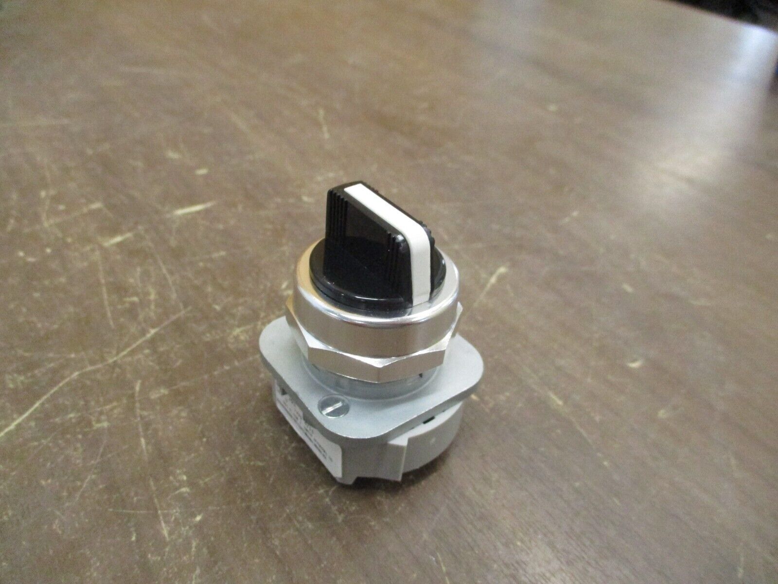 Allen-Bradley Selector Switch 800T-J91 Ser. U 3-Position New Surplus