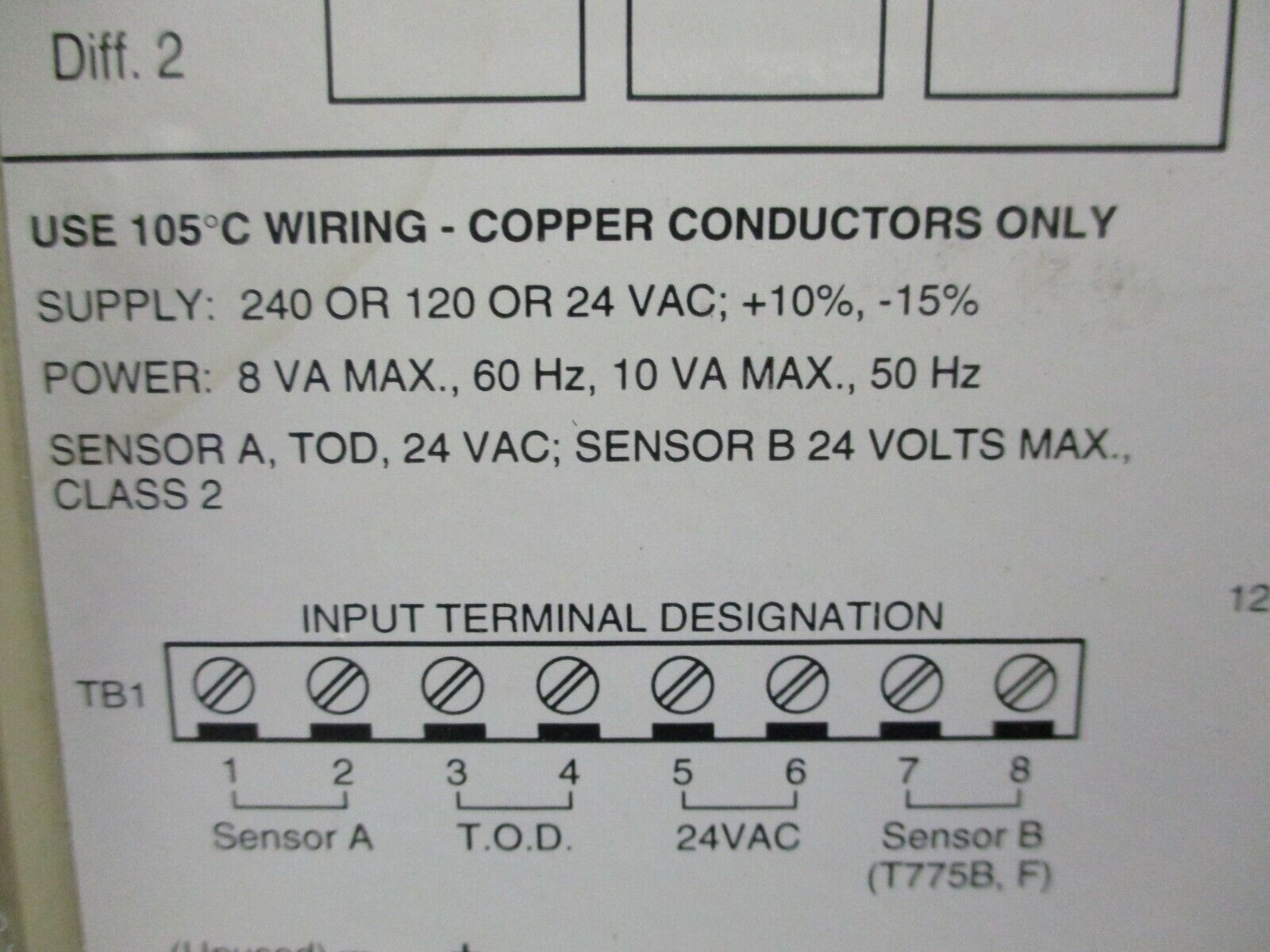 Honeywell Temperature Control T775E1098 24/120/240V *Missing Cover Screw* Used