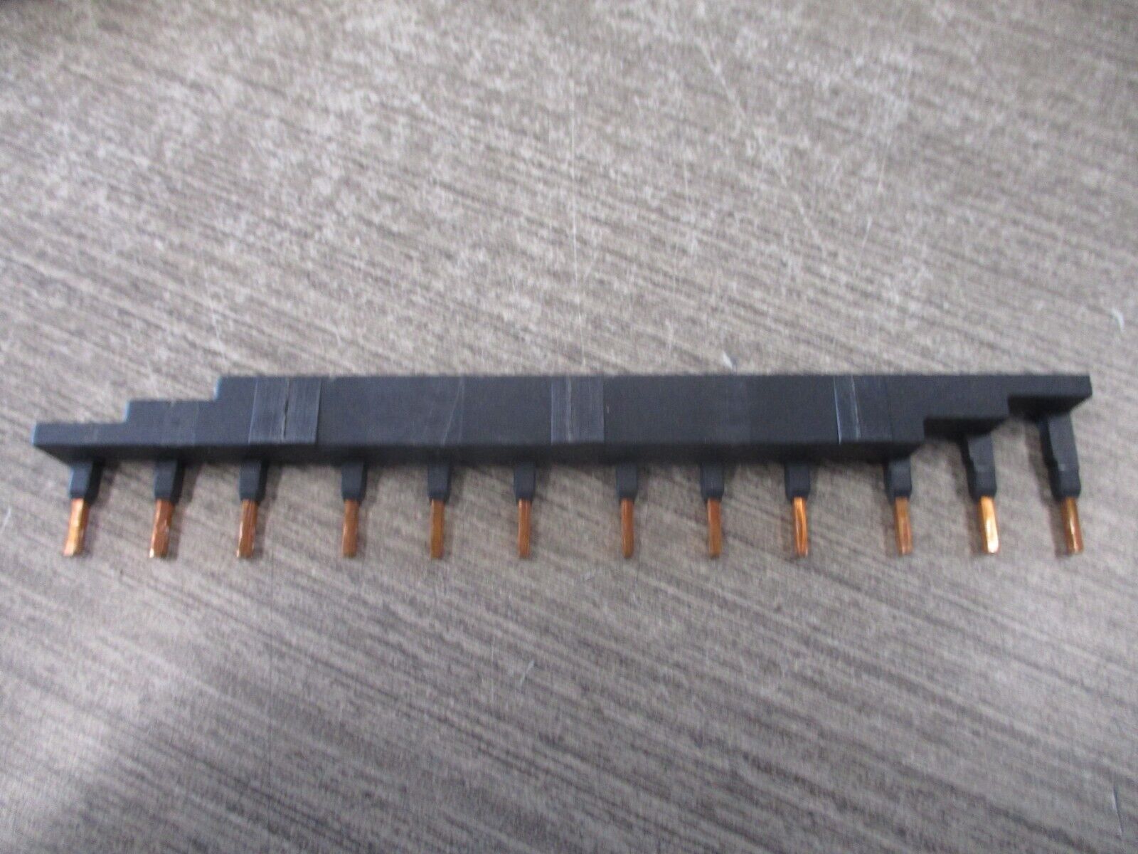 Allen-Bradley Compact Busbar 140M-C-W454N Ser. A 64A 600V Used