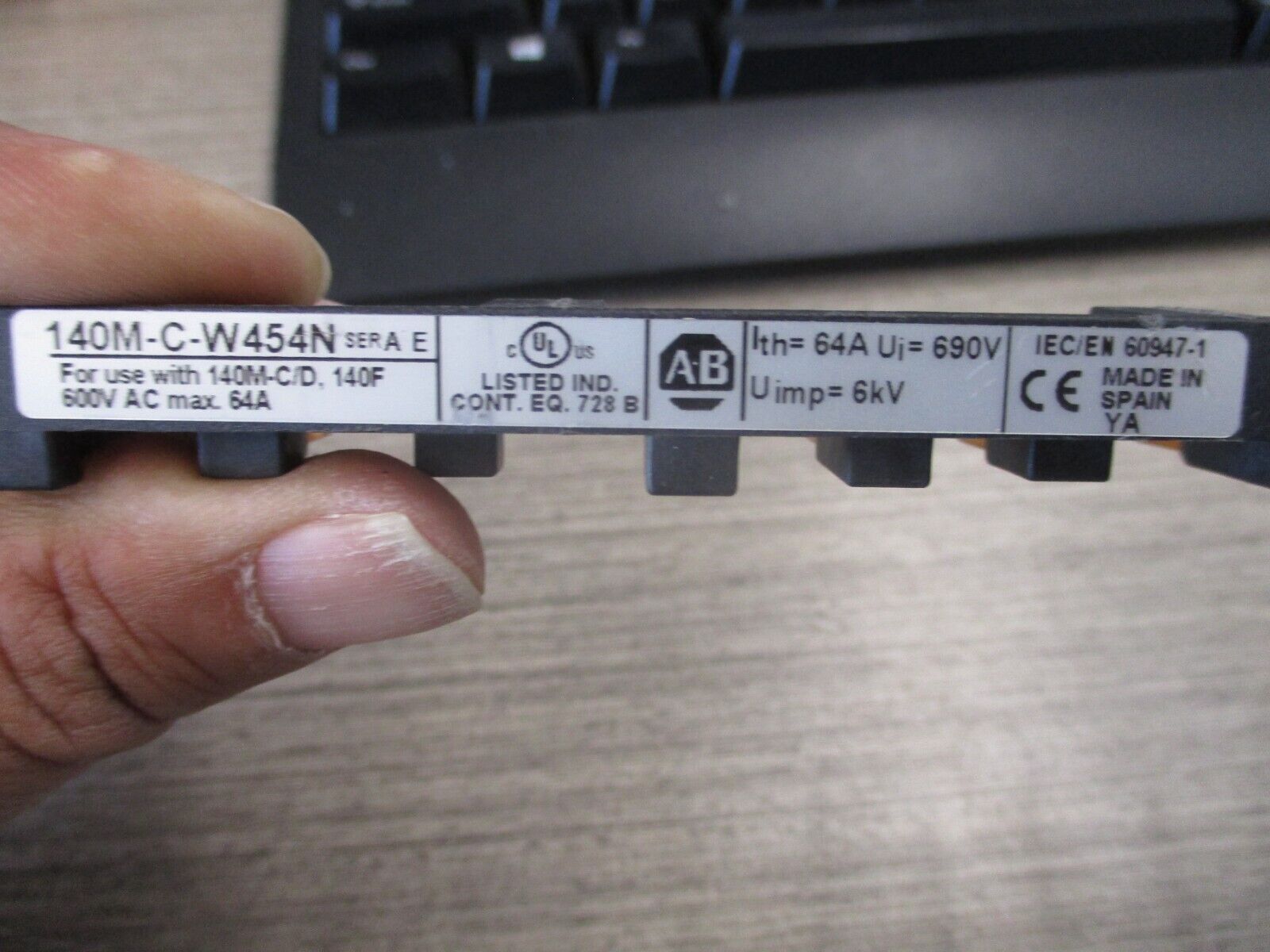 Allen-Bradley Compact Busbar 140M-C-W454N Ser. A 64A 600V Used