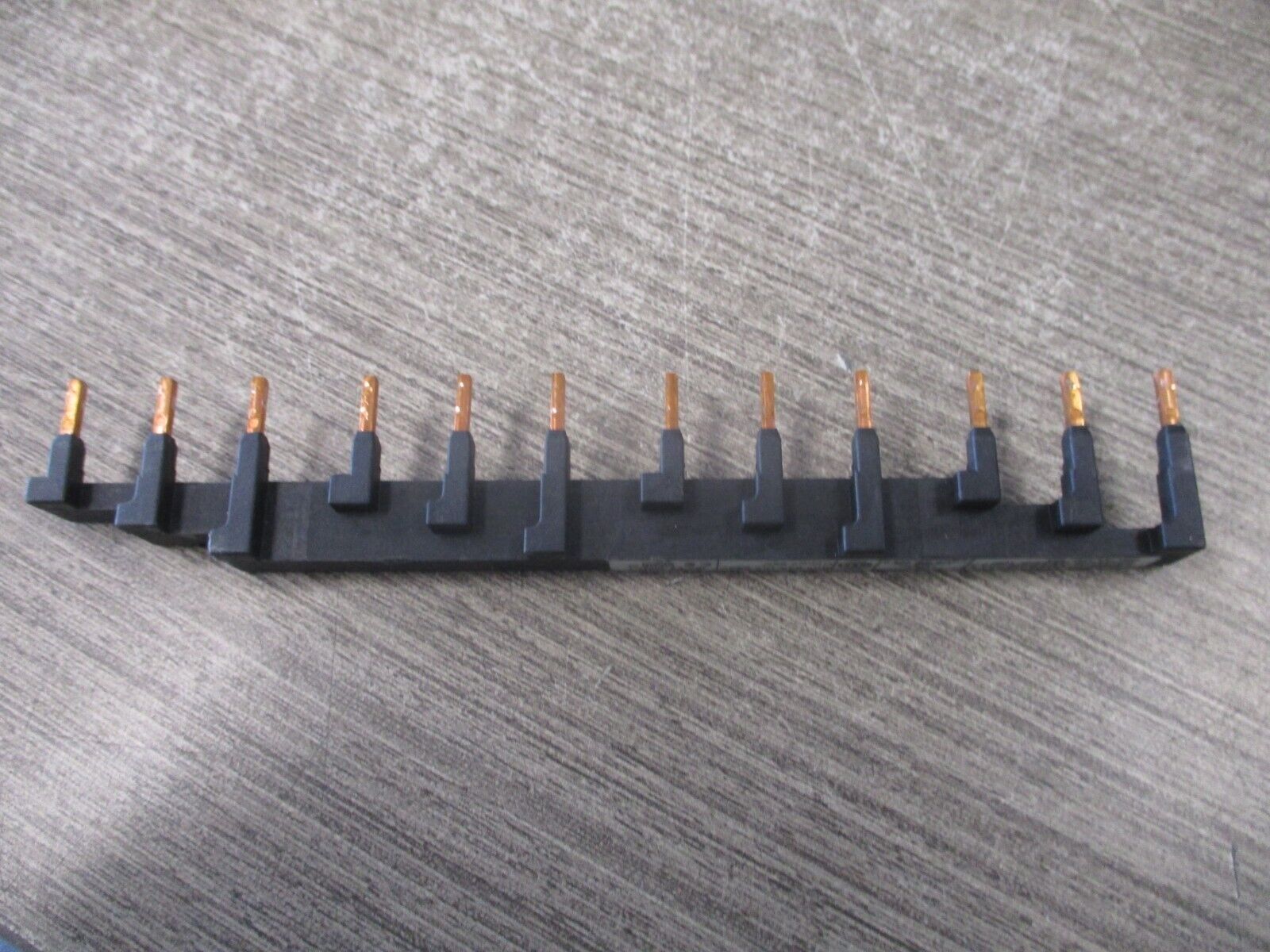 Allen-Bradley Compact Busbar 140M-C-W454N Ser. A 64A 600V Used