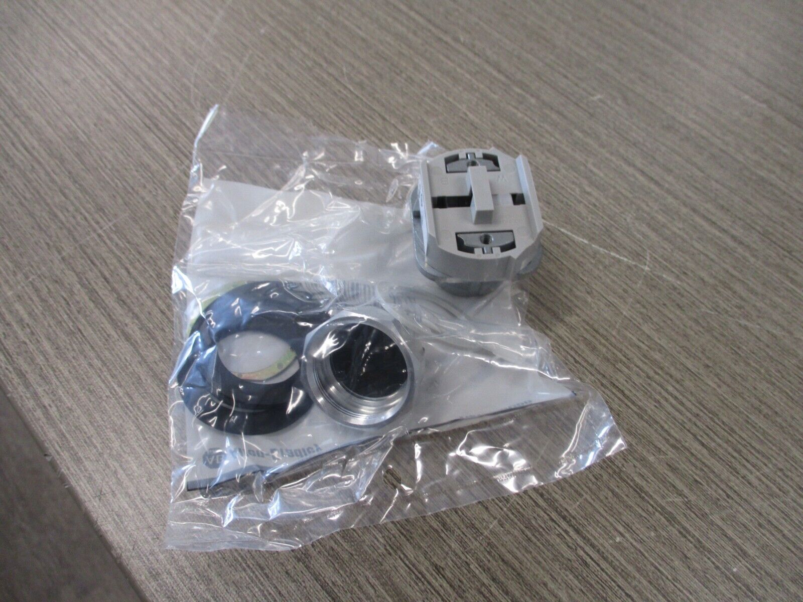 Allen-Bradley Selector Switch 800T-H2 Ser. U 2-Position New Surplus