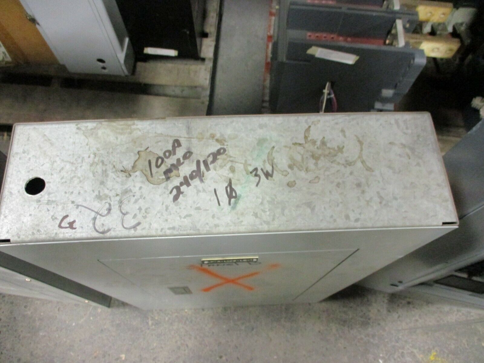 Illinois Switchboard Corp. Main Lug Breaker Panel 349926 100A Max 240/120V 3Ph