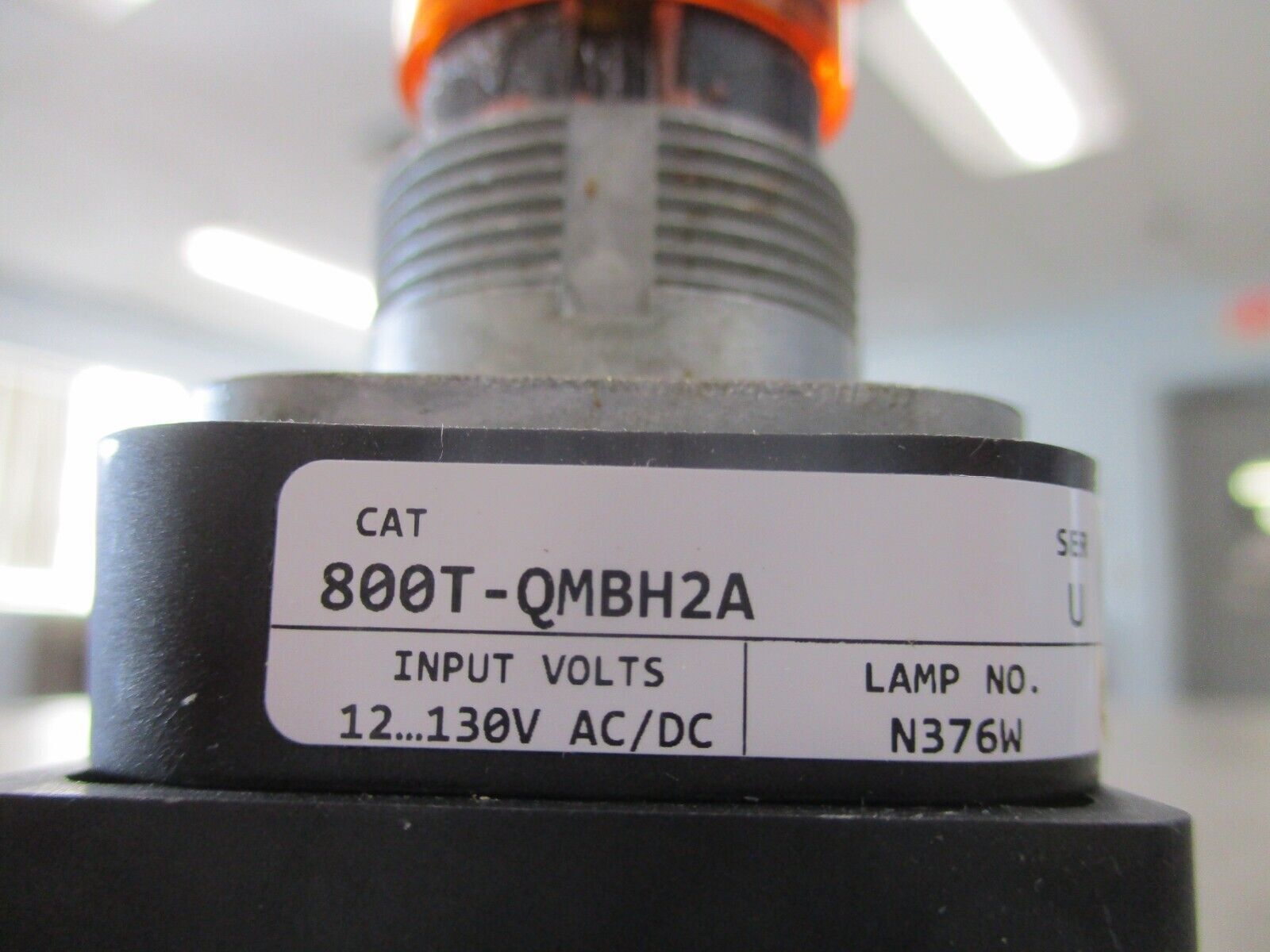 Allen-Bradley Illuminated Push Button 800T-QMBH2A Ser. U Amber New Surplus