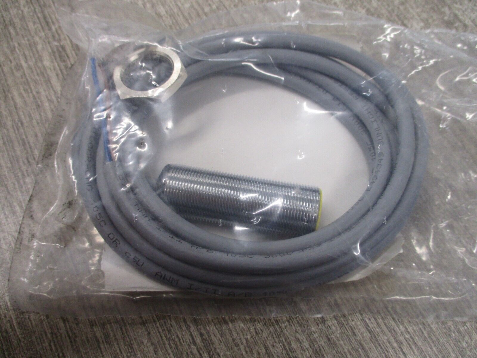 Turck Inductive Proximity Sensor BI5-G18-AP6X 10-30 VDC 200mA New Surplus