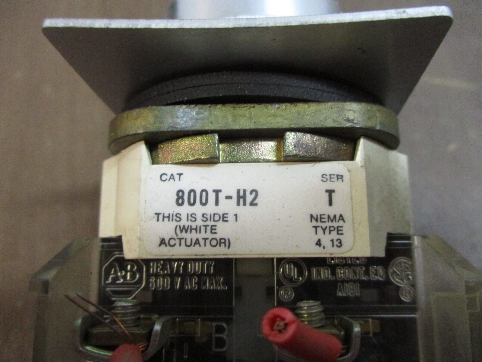 Allen-Bradley Selector Switch 800T-H2 Ser. T Nema Type 4, 13 Used