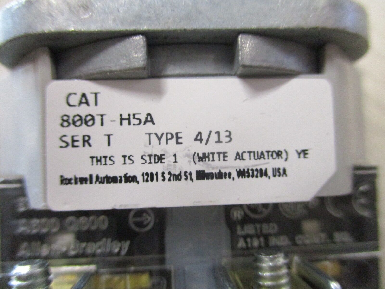 Allen-Bradley Selector Switch 800T-H5A Ser. T 2-Position New Surplus