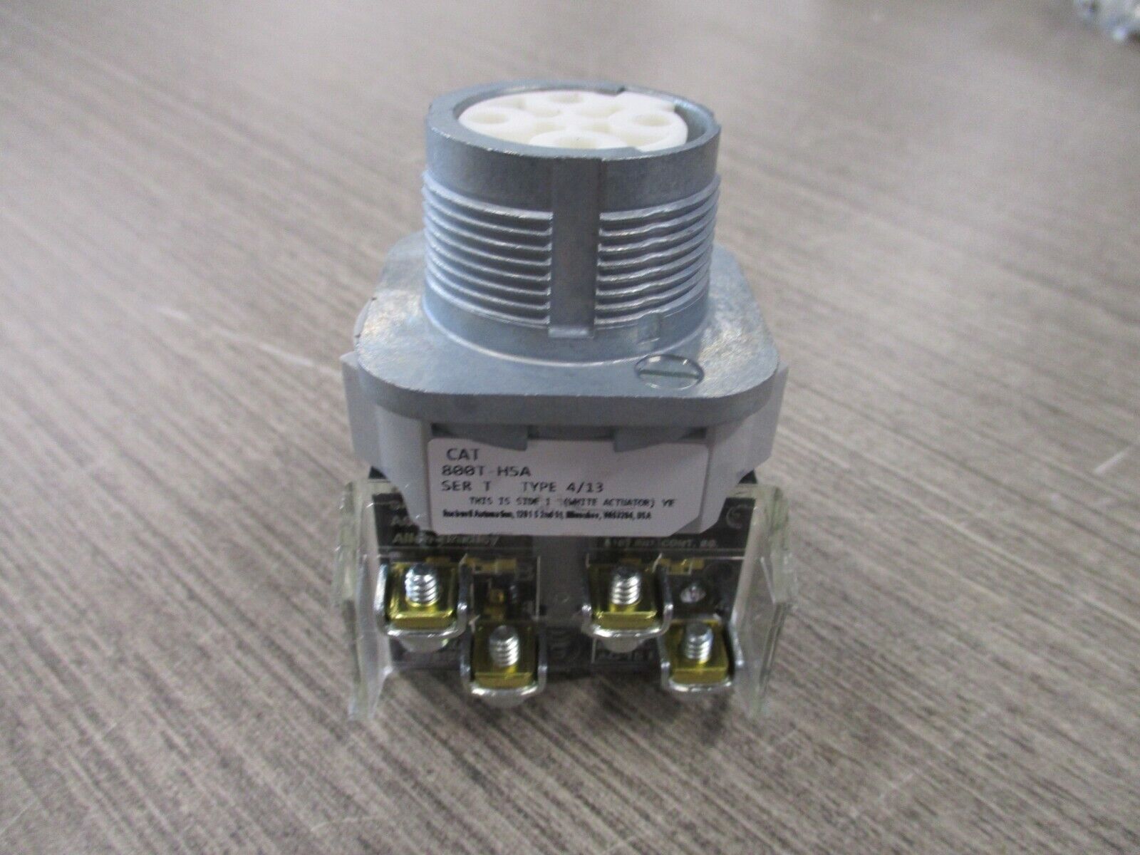 Allen-Bradley Selector Switch 800T-H5A Ser. T 2-Position New Surplus