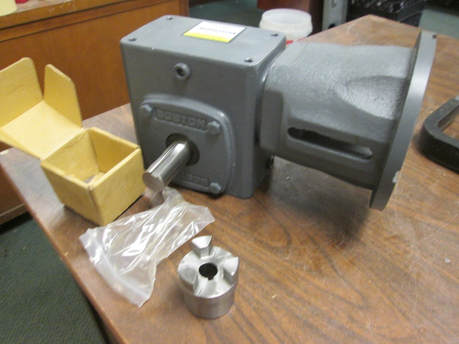 Boston Gear Reducer RF721-10B5-G Ratio 10:1 2.34 HP IN 789 LB-IN Torque Out