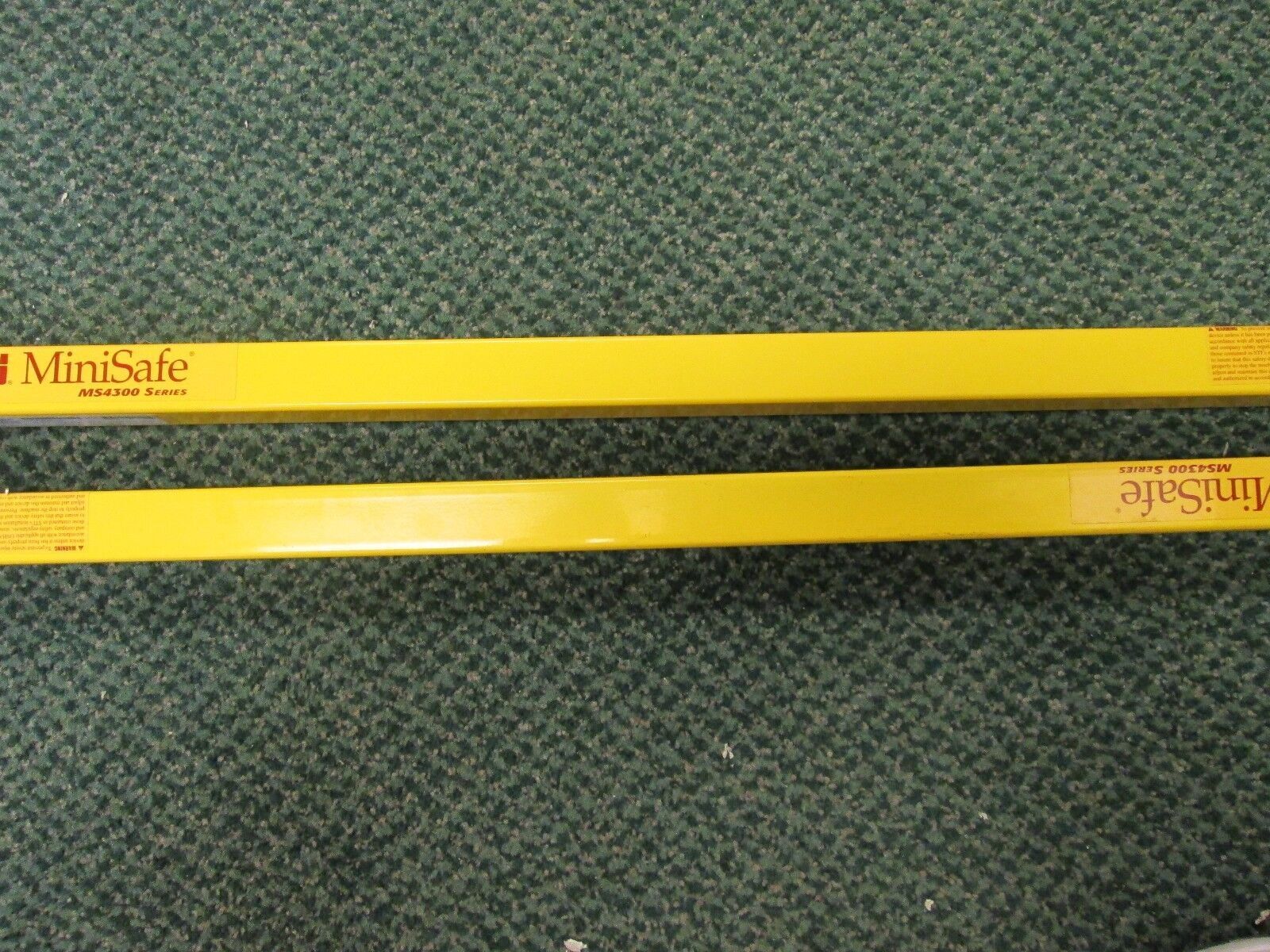 STI Light curtain with controller 70027-1000 with 2 MiniSafe MS4300 42672-0240