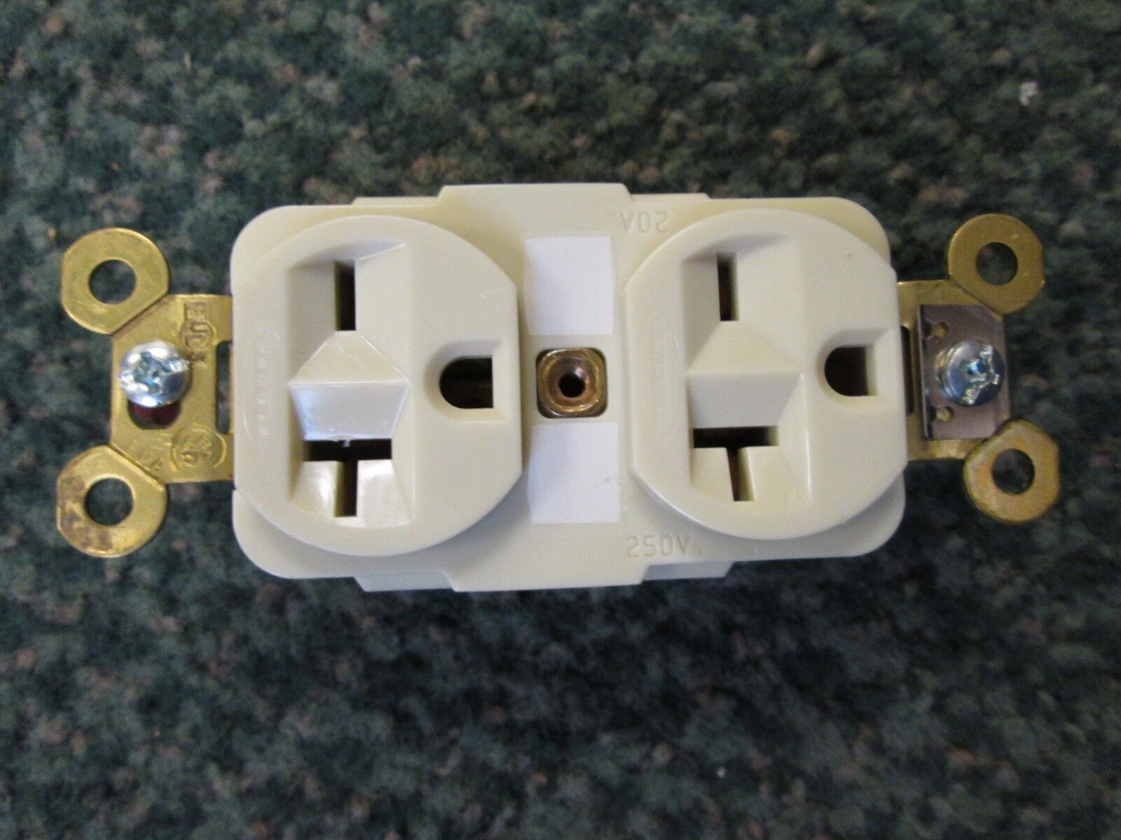 Hubbell Duplex Receptacle HBL45621 20A 250V *Lot of 2* New Surplus