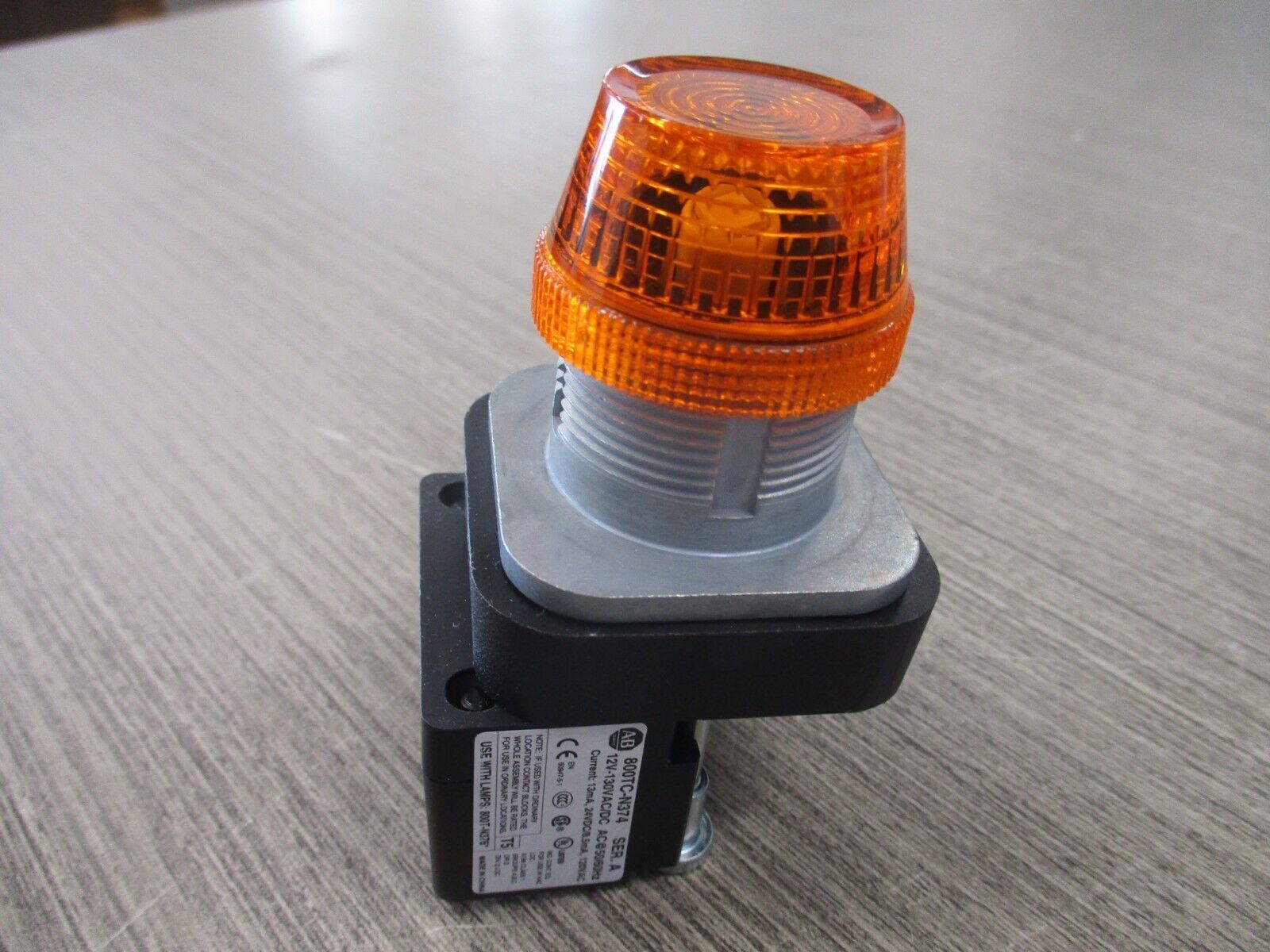 Allen-Bradley Pilot Light 800T-QH2A Ser. V Amber 12-130V New Surplus