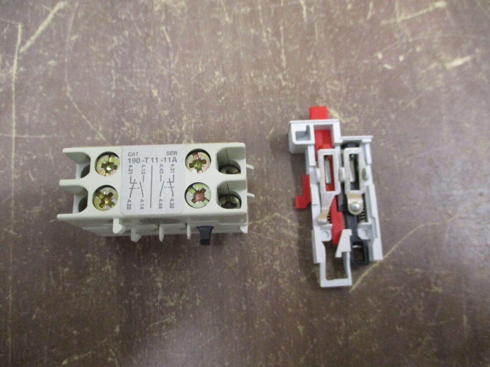 Allen-Bradley Trip Indicator 190-T11-11 Ser. A New Surplus
