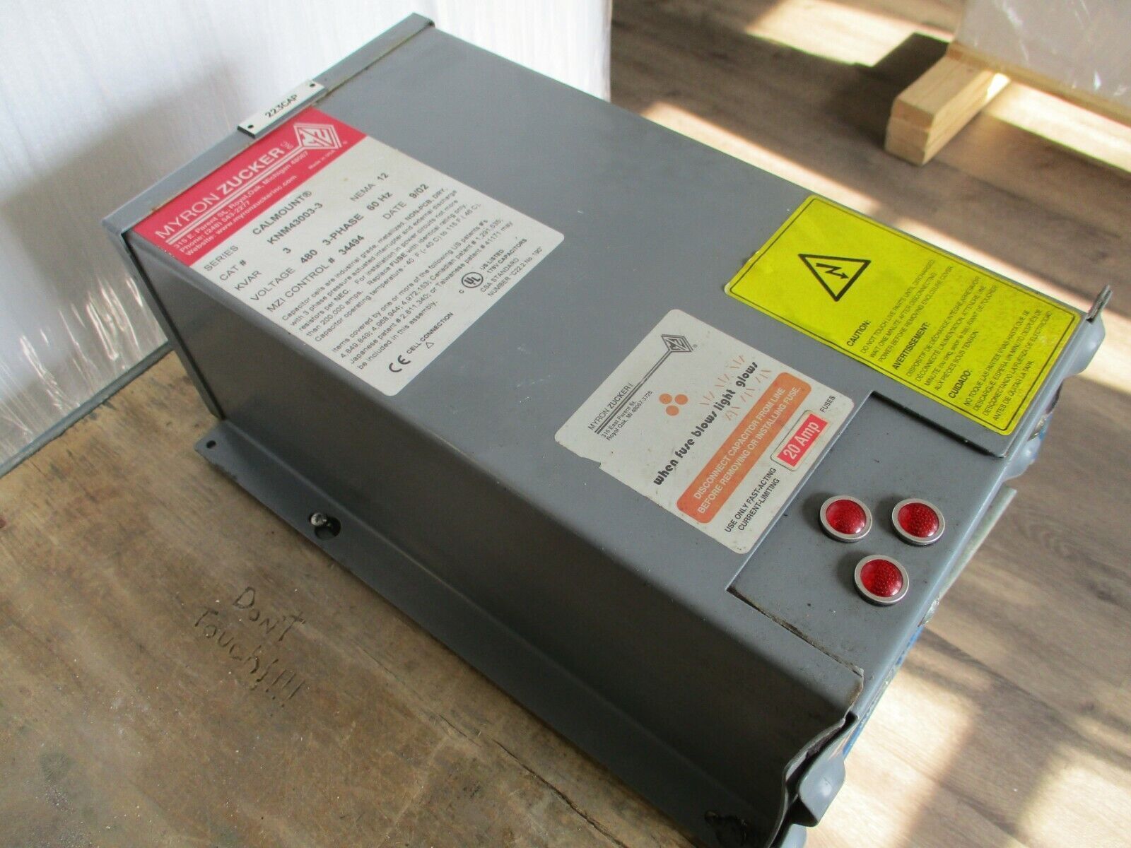 Myron Zucker Calmount Capacitor KNM43003-3 3KVAR 480V 3Ph 60Hz Nema 12 Used