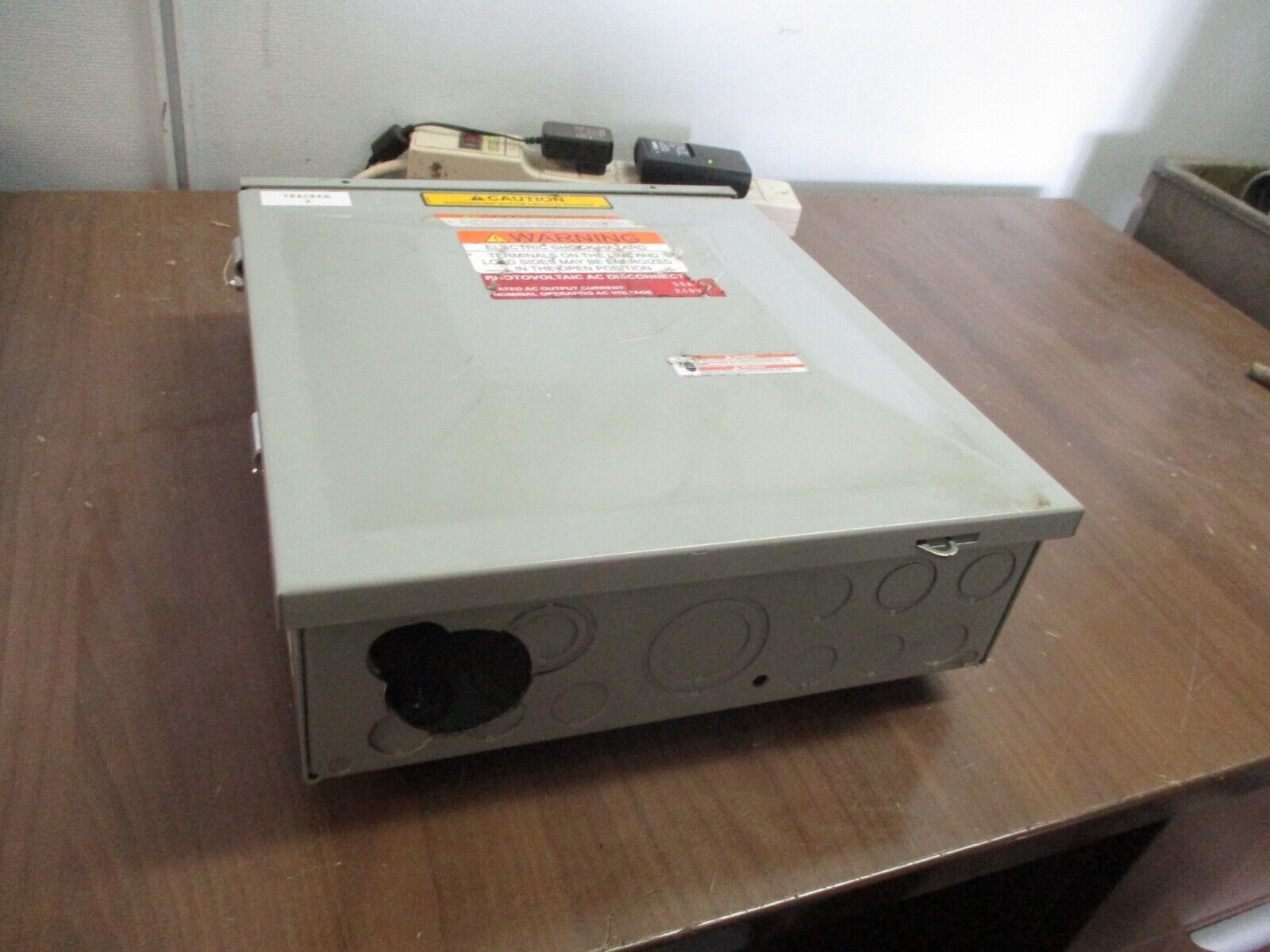 Eaton 3R Load Center CH8L125RP Ser. B 125A 120/240V 1Ph 8-Slot Used