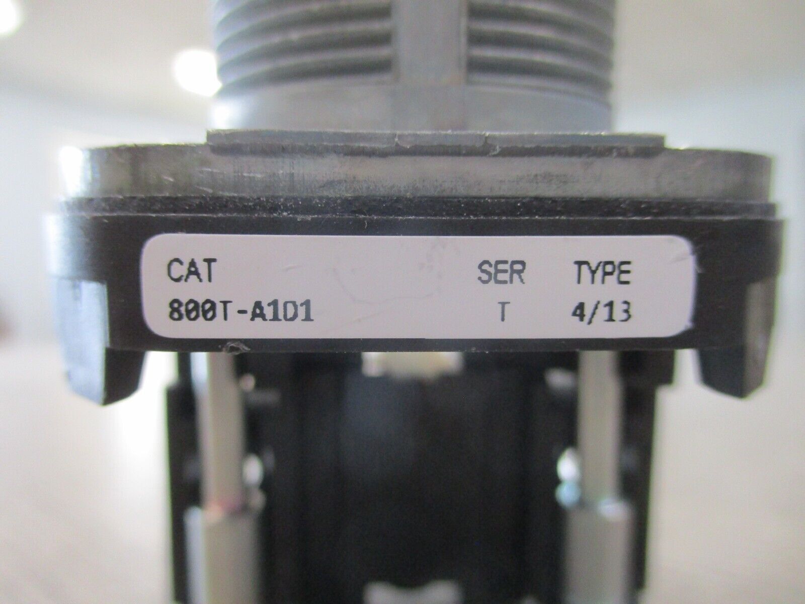 Allen-Bradley Push Button 800T-AIDI Ser. T Flush Head Green New Surplus