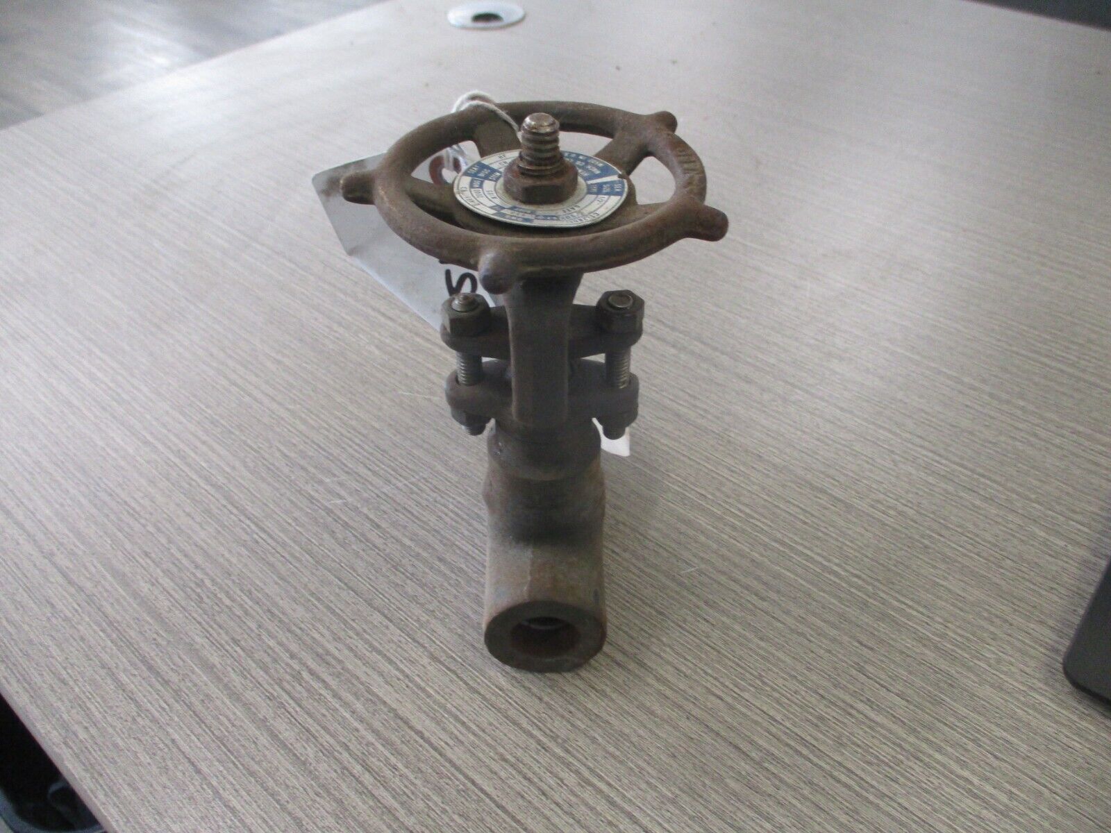 Henry Vogt Gate Valve E-46917 R3 Size: 1/2" 800WP 850Degrees F. 2,000 WOG Used.
