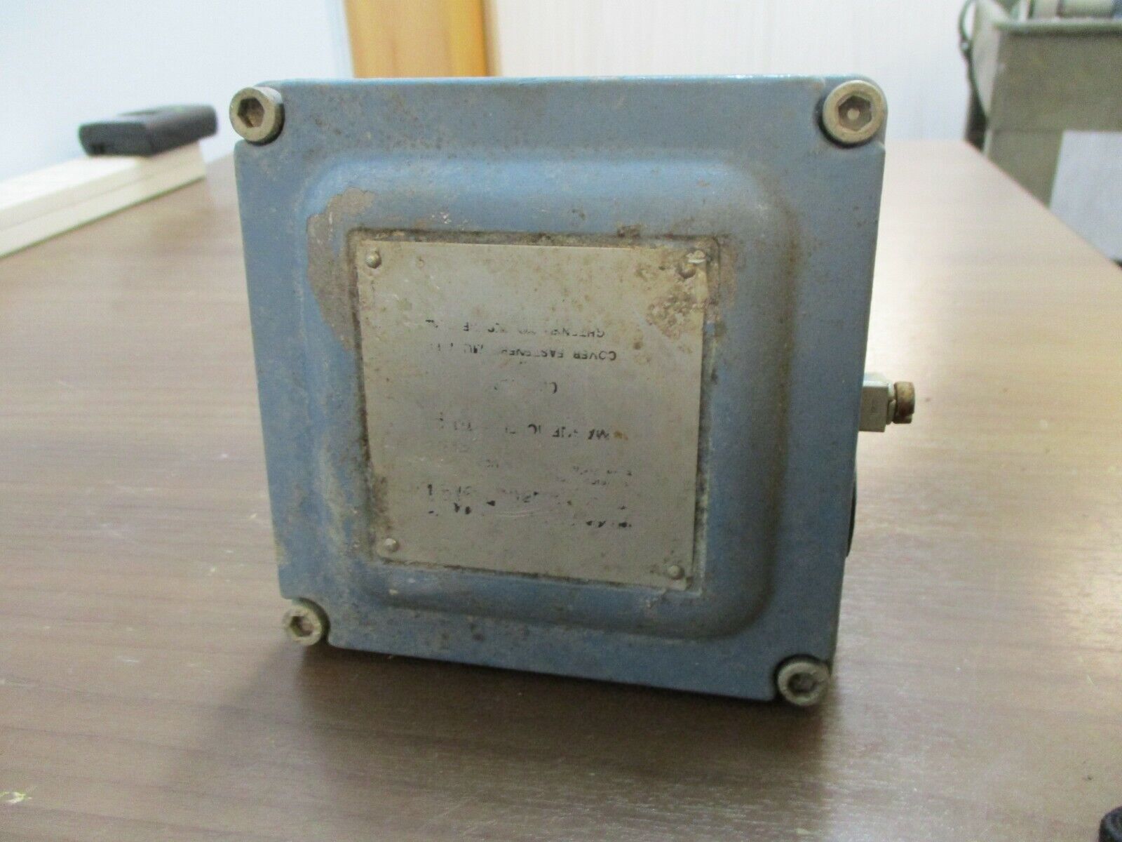 Rosemount Magnetic Flowtube 8711RRE015R1 150PSI Nema 4X Explosion Proof Used