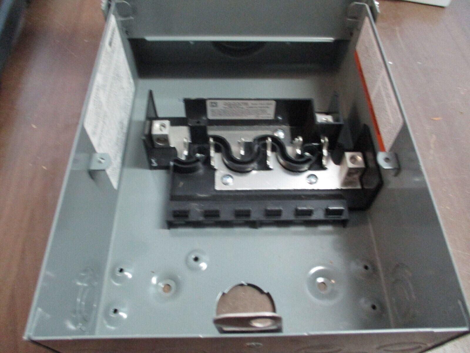 Square D Homeline 3R Load Center HOM612L100RB Ser. 002 100A 120/240V 1Ph 50/60Hz
