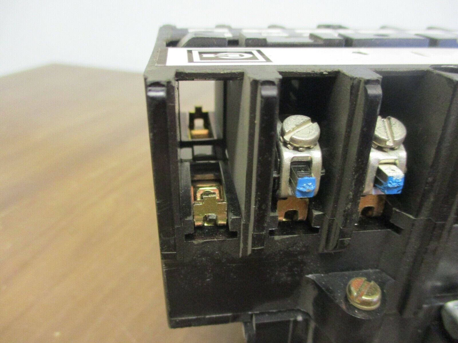 Cutler-Hammer Type AR Control Relay ARD6U 130VDC Coil 600VDC Used