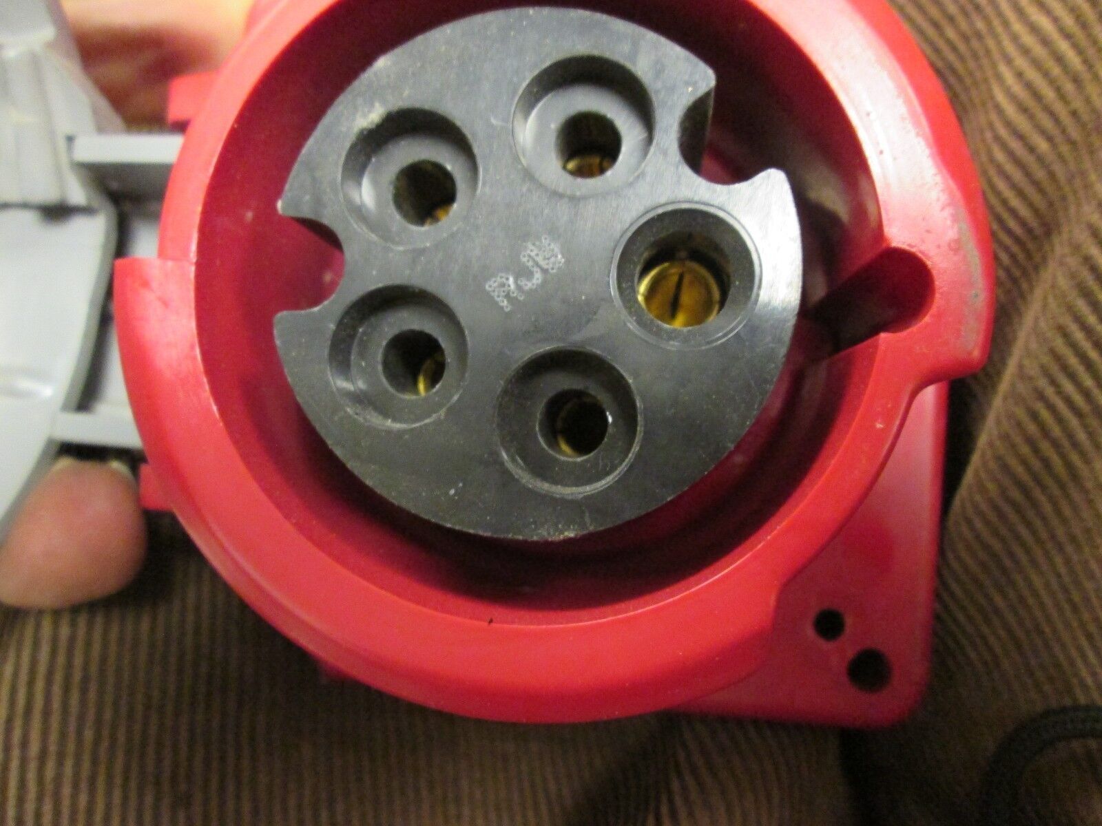 Hubbell Receptacle 516R6W 16A 220/380VAC 3P 5W Watertight Used