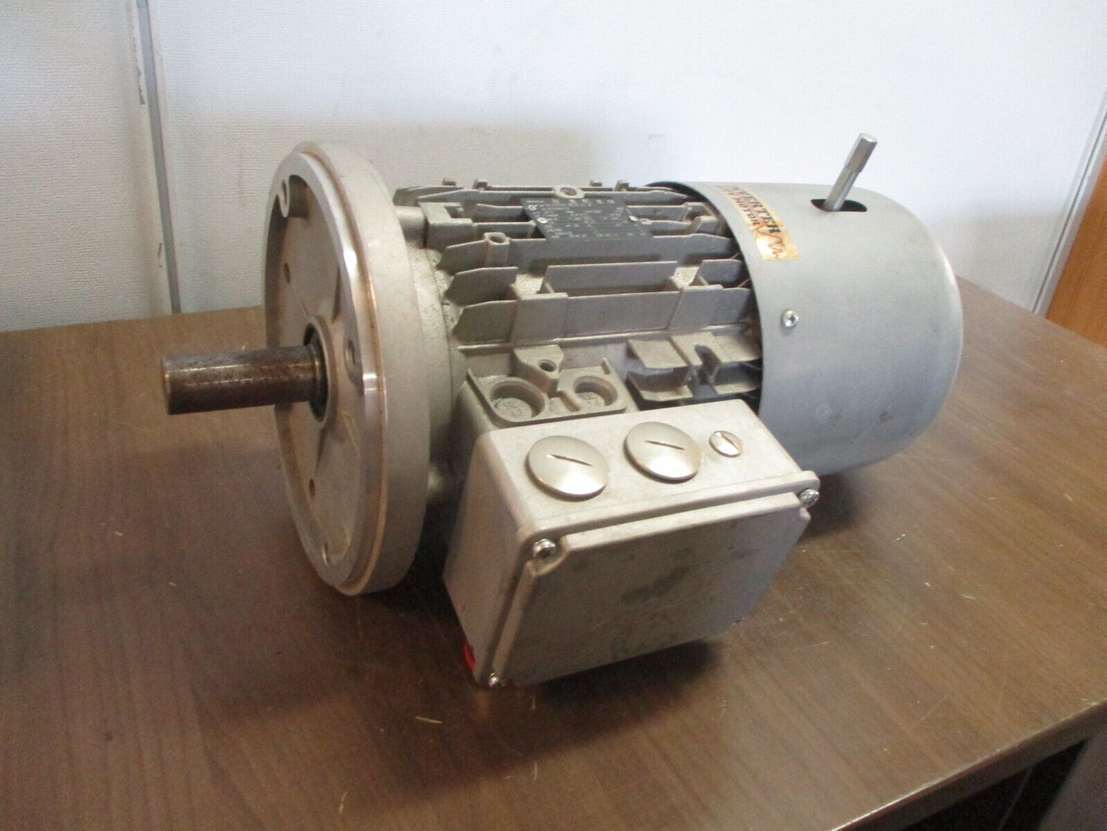 Nord Motor w/ Brake 100LH/4CUS BRE40 HL SR 3HP 1800RPM 230/460V 8.60/4.30A 60Hz