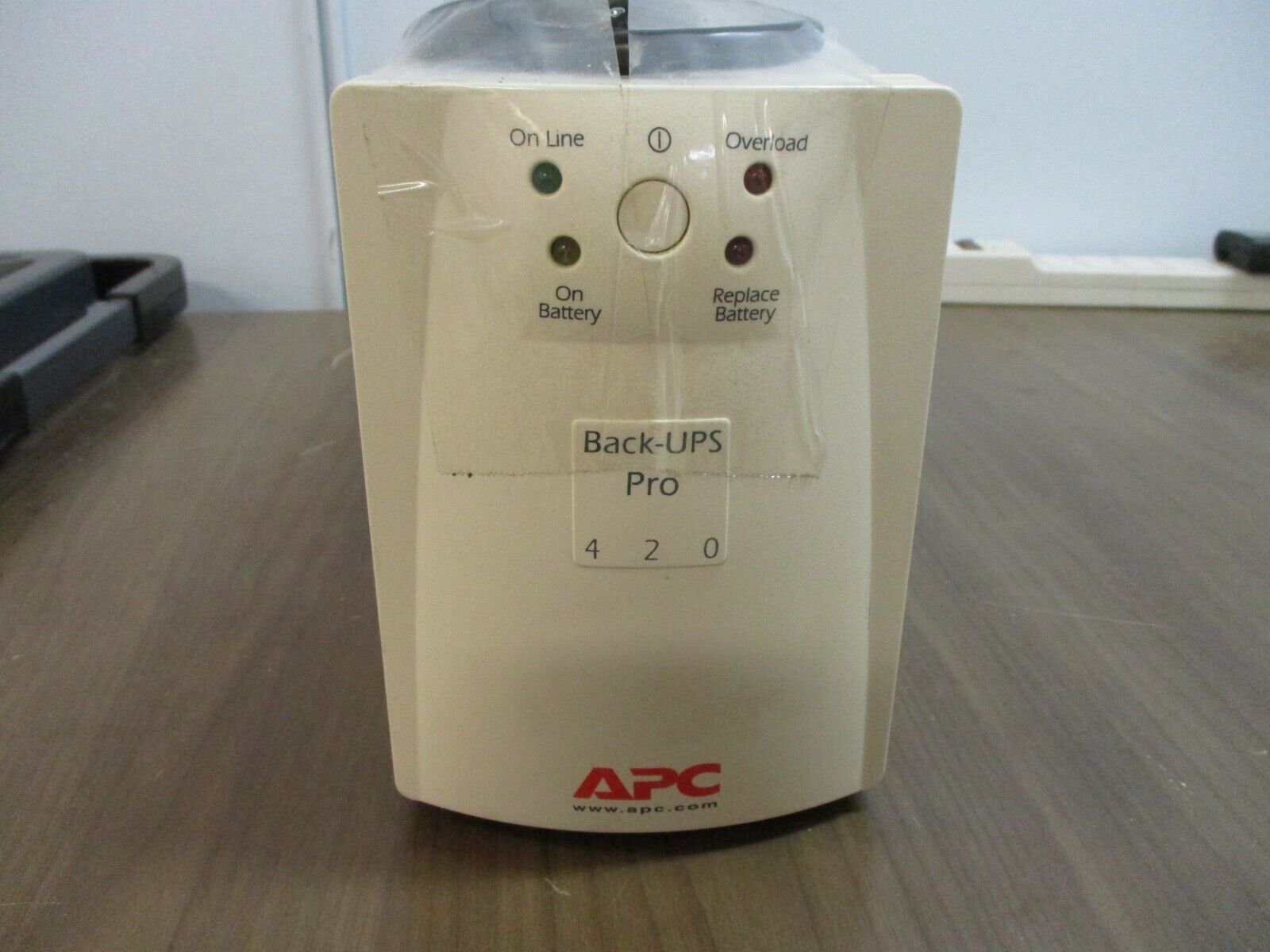 APC Back-Ups Pro Battery Backup BP420S Input: 120V 50-60Hz 10A Output: 10A Used