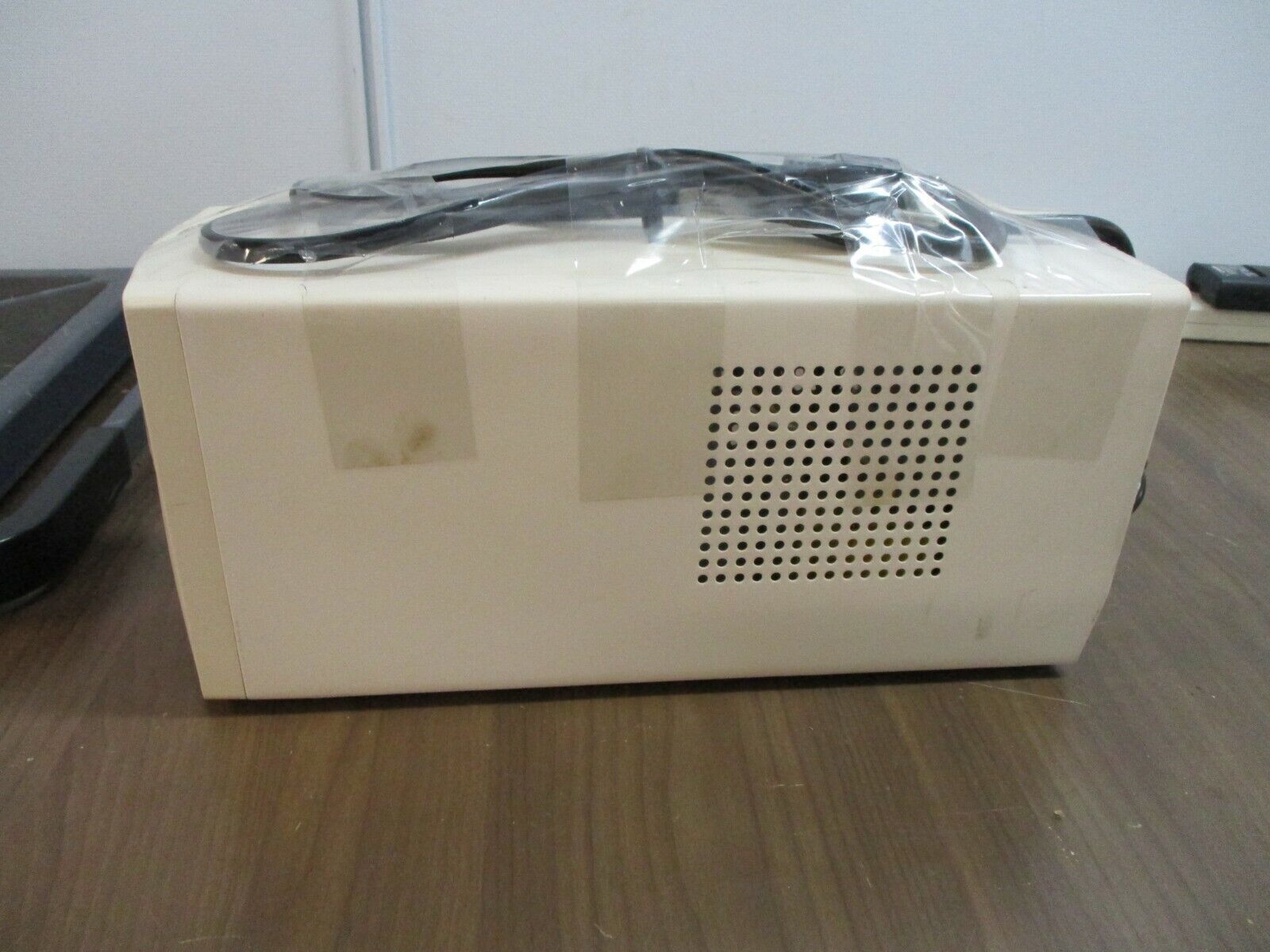 APC Back-Ups Pro Battery Backup BP420S Input: 120V 50-60Hz 10A Output: 10A Used