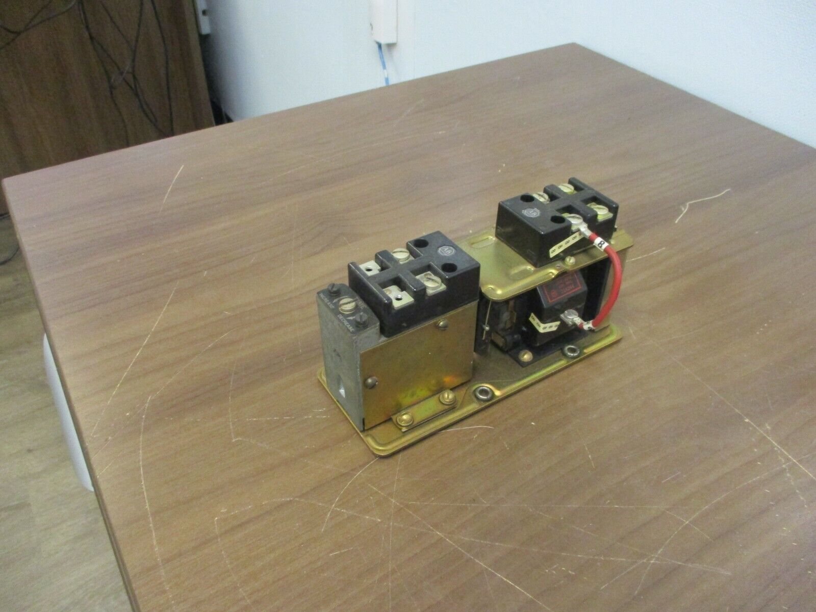 Allen-Bradley Pneumatic Timing Relay 849-ZOD321 Ser. B 120V Coil Used