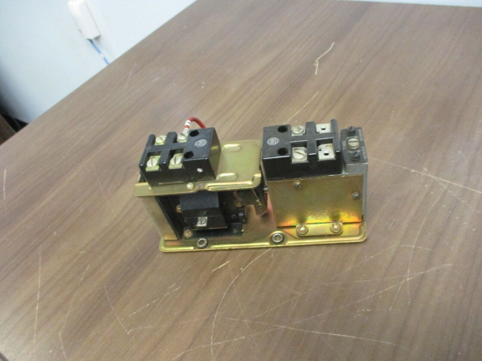 Allen-Bradley Pneumatic Timing Relay 849-ZOD321 Ser. B 120V Coil Used