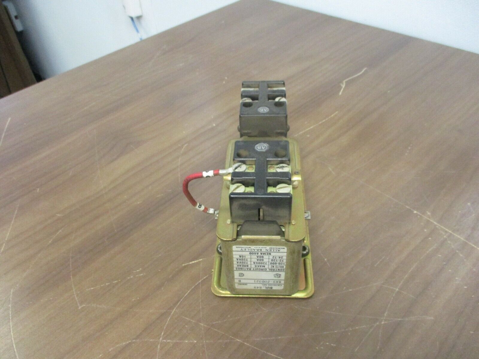 Allen-Bradley Pneumatic Timing Relay 849-ZOD321 Ser. B 120V Coil Used