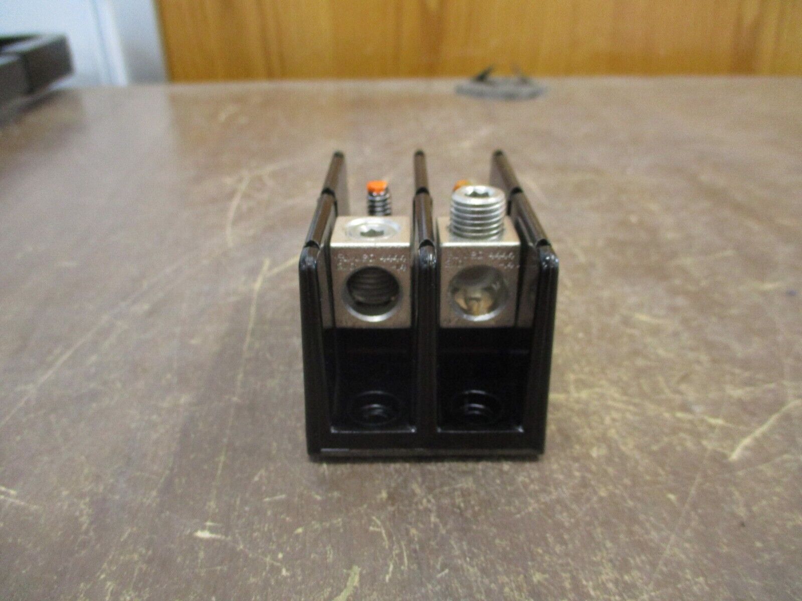 Buss Power Distribution Block 16280-2 175A 600V 2P Line (1): 2/0-14 Used