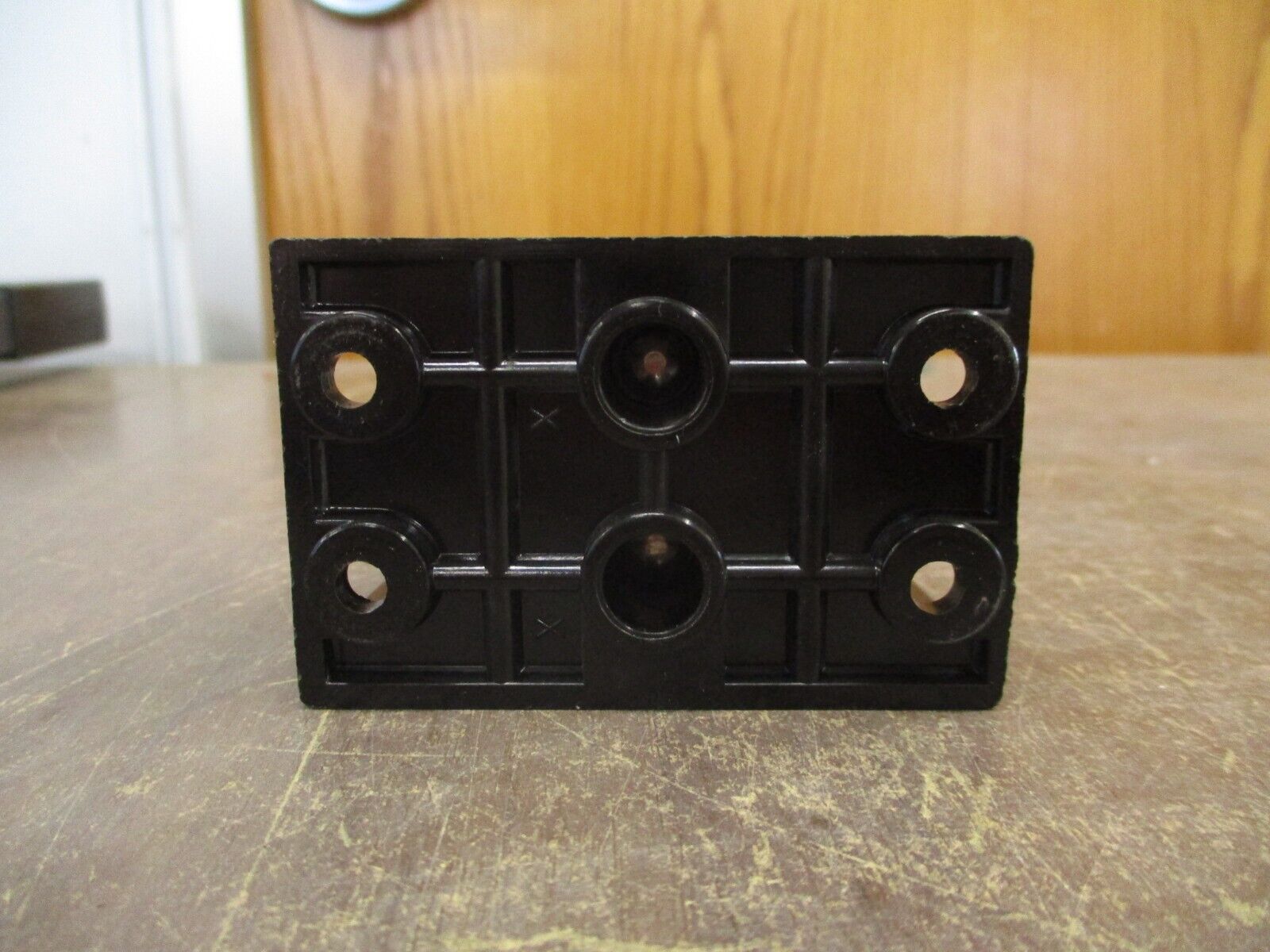 Buss Power Distribution Block 16280-2 175A 600V 2P Line (1): 2/0-14 Used